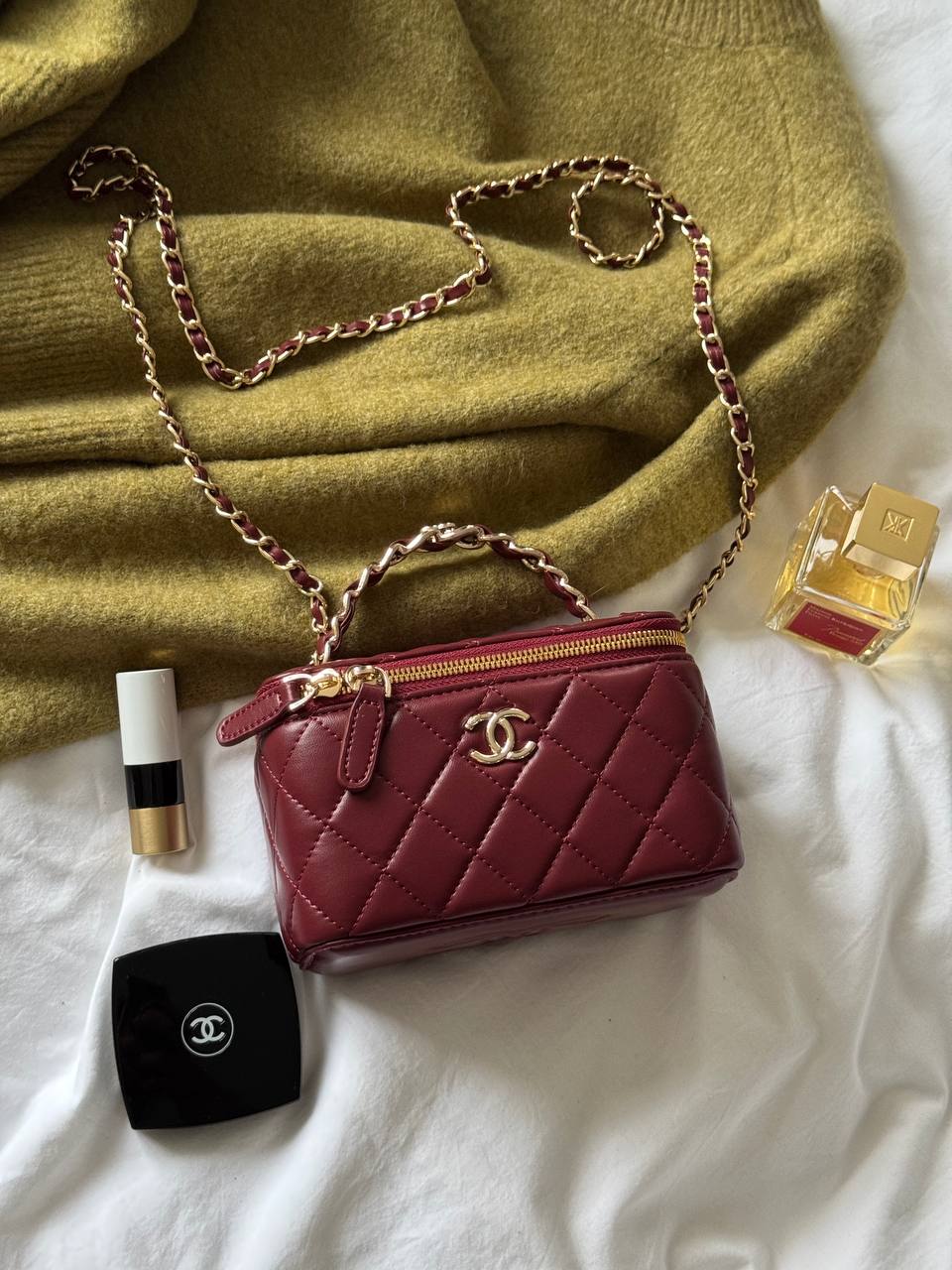 Chanel Classic Burgundy Lambskin Pearl Crush Vanity Bag Gold - 4