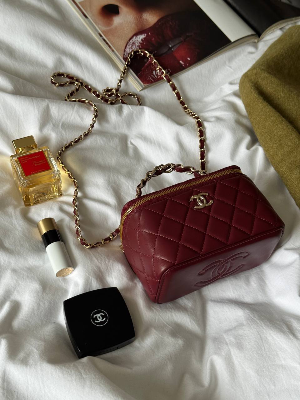 Chanel Classic Burgundy Lambskin Pearl Crush Vanity Bag Gold - 8