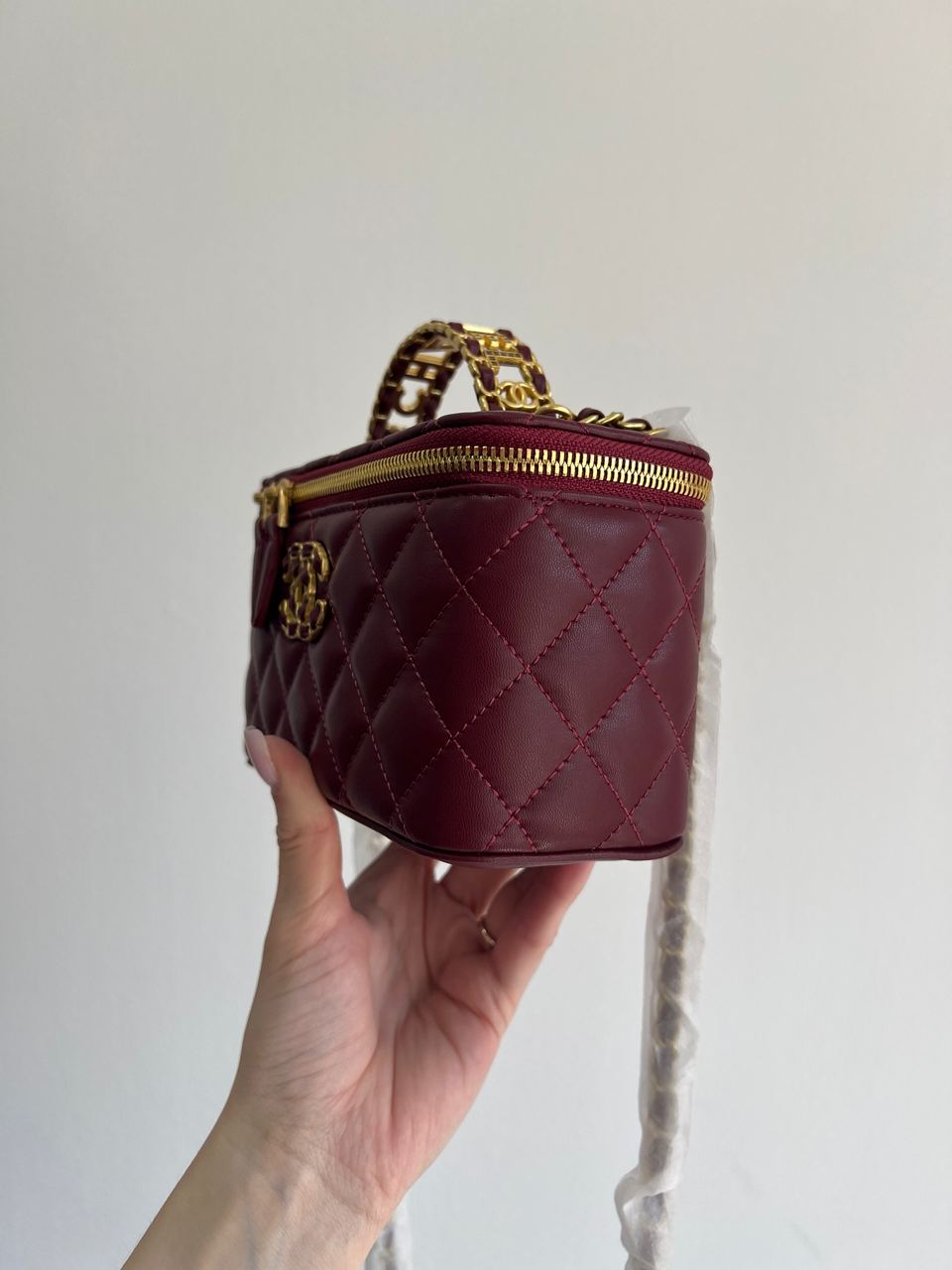 Chanel Classic Burgundy Lambskin Pearl Crush Vanity Bag Gold - 4