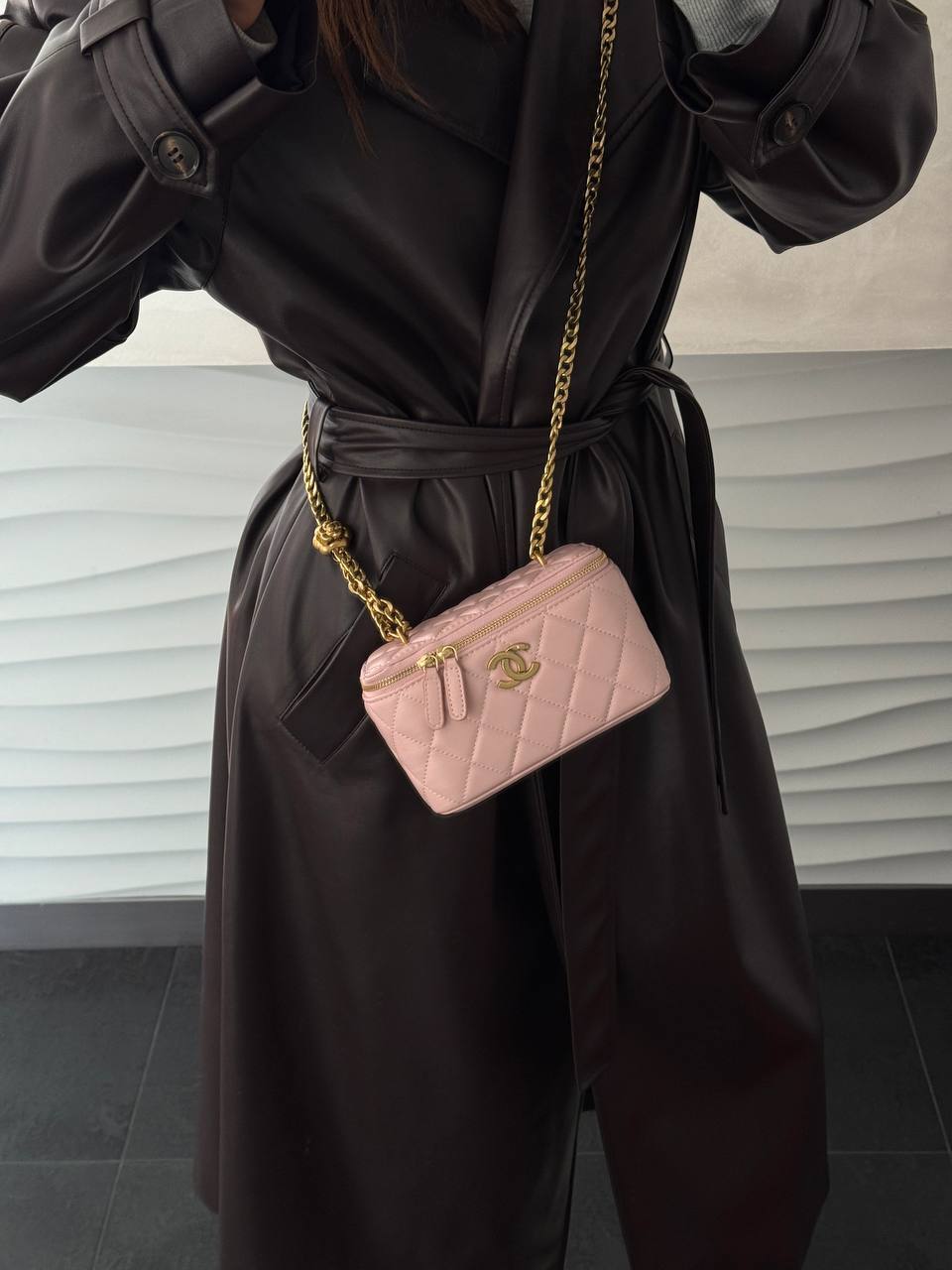 Chanel Classic Light Pink Lambskin Mini Vanity Case Gold - 2