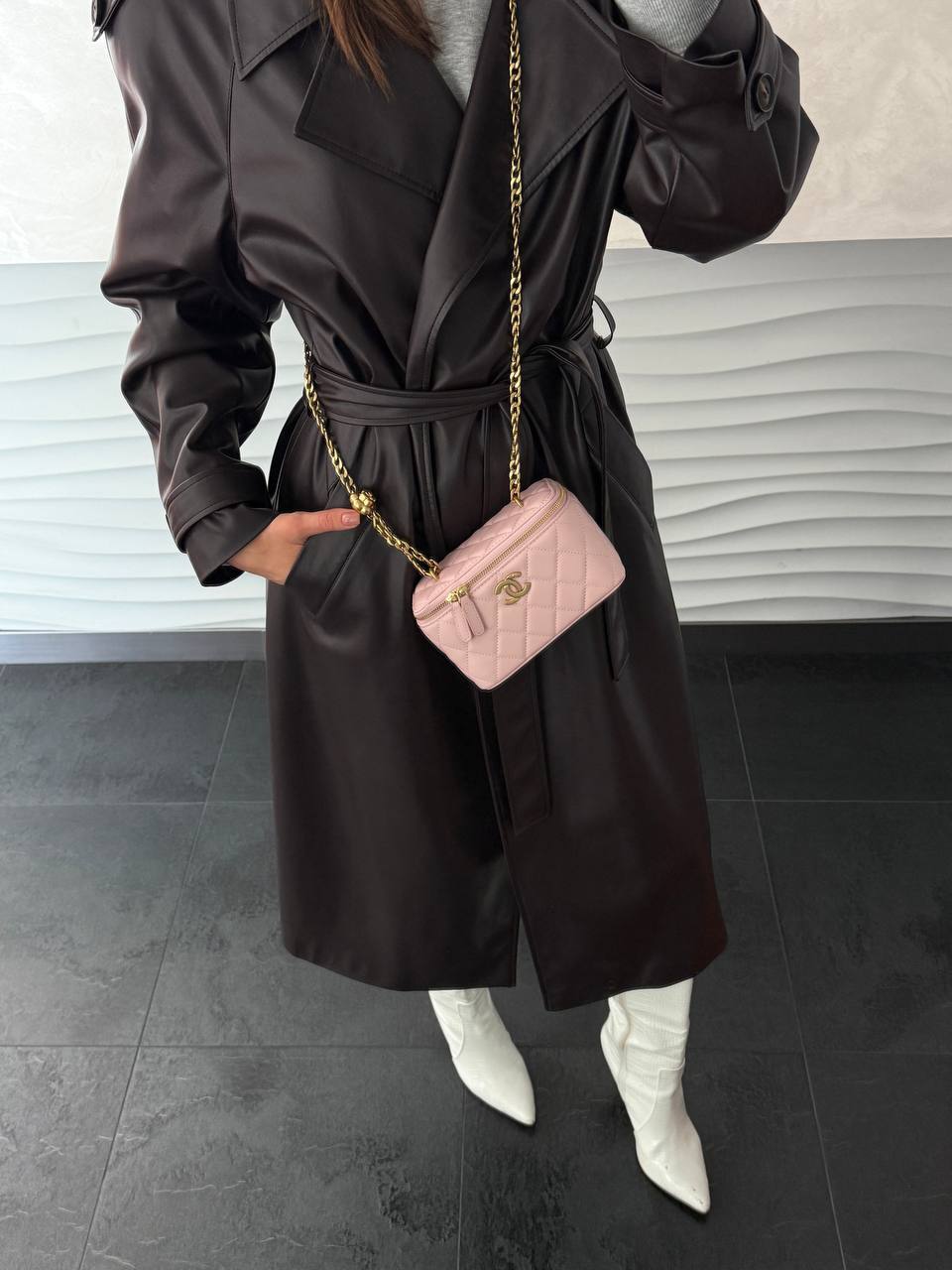 Chanel Classic Light Pink Lambskin Mini Vanity Case Gold - 4