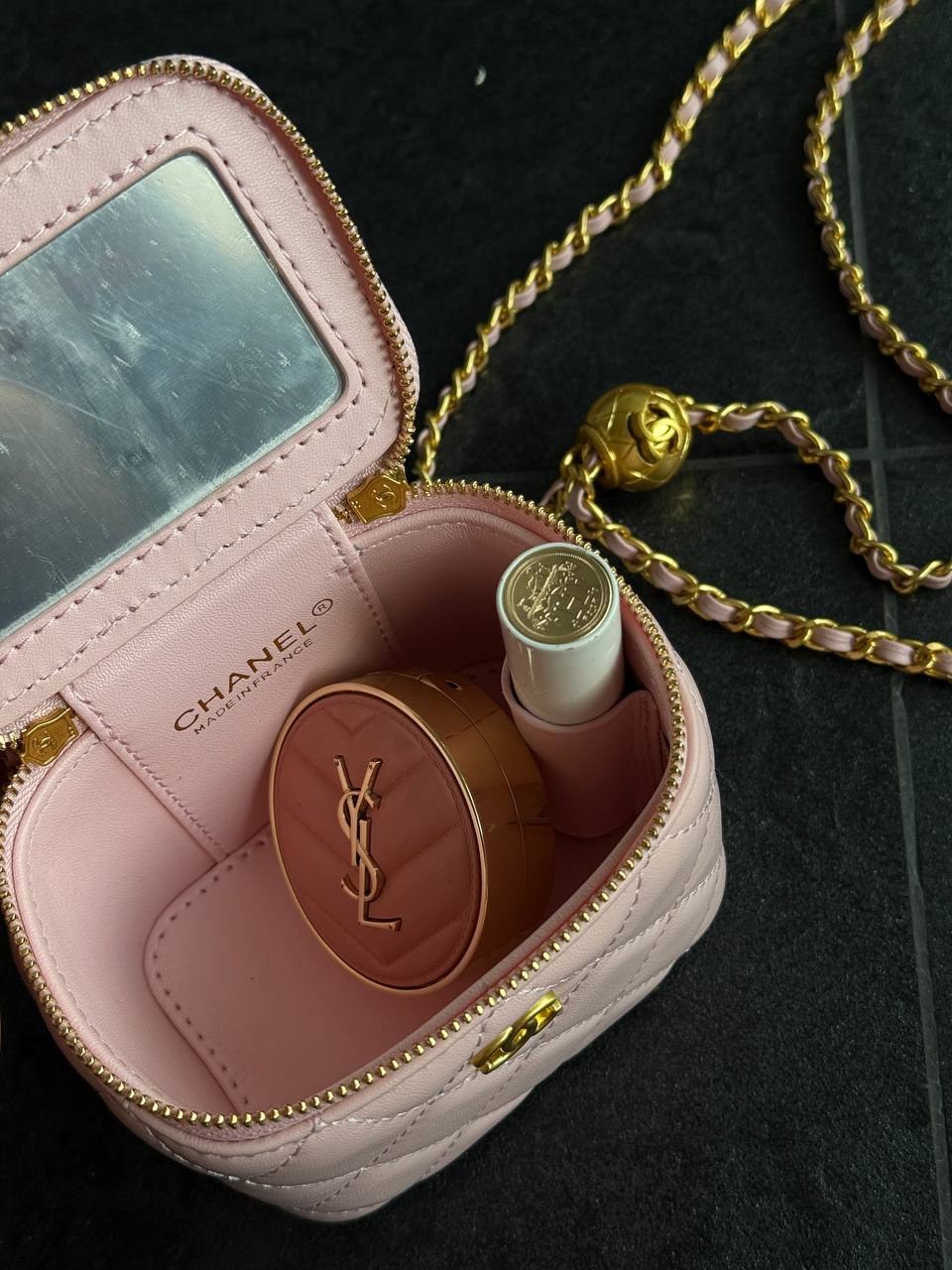 Chanel Classic powder Lambskin Pearl Crush Mini Vanity Case - 7