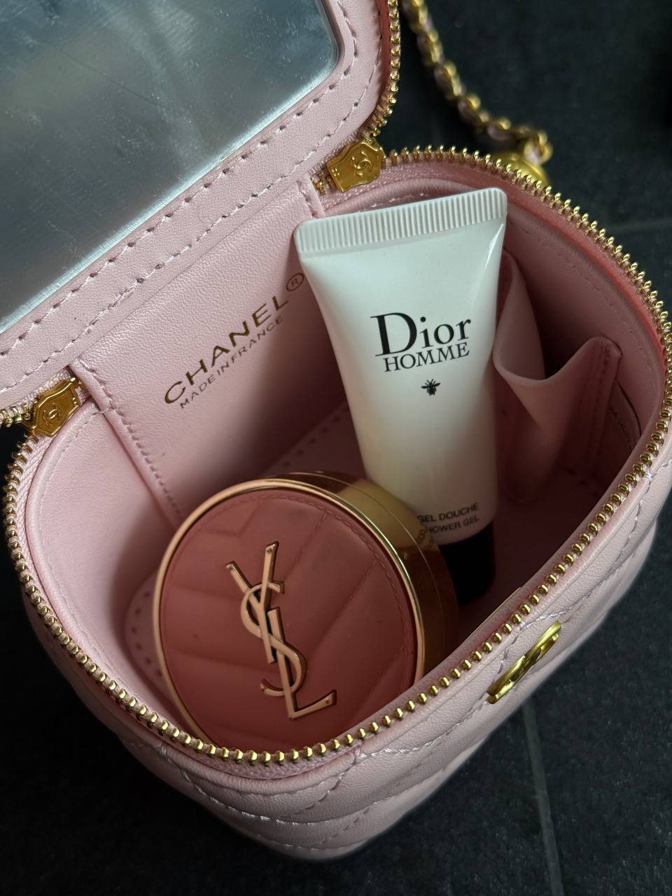 Chanel Classic powder Lambskin Pearl Crush Mini Vanity Case - 9