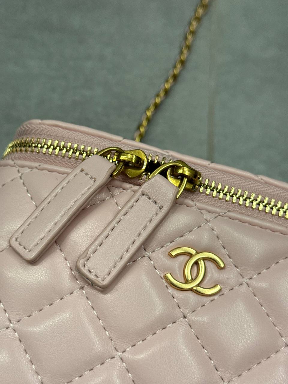 Chanel Classic Powder Lambskin Pearl Crush Vanity Bag Gold - 6