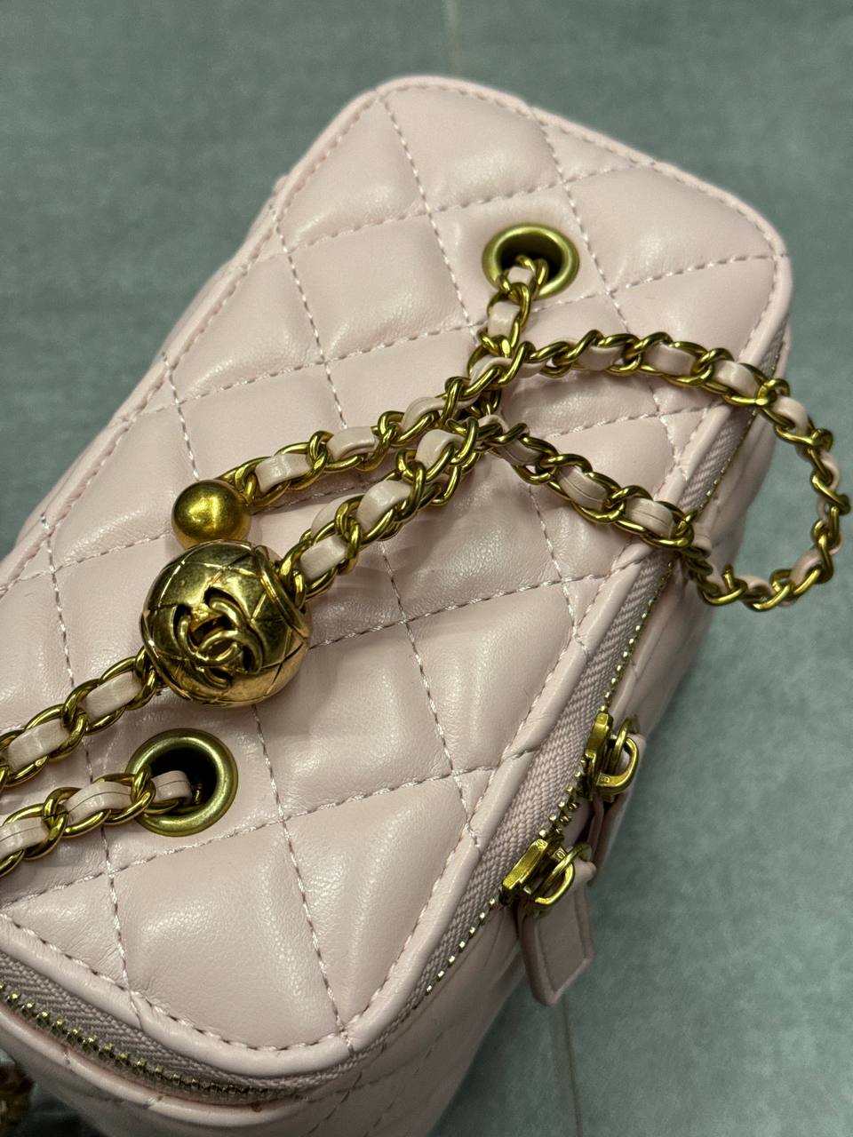 Chanel Classic Powder Lambskin Pearl Crush Vanity Bag Gold - 7