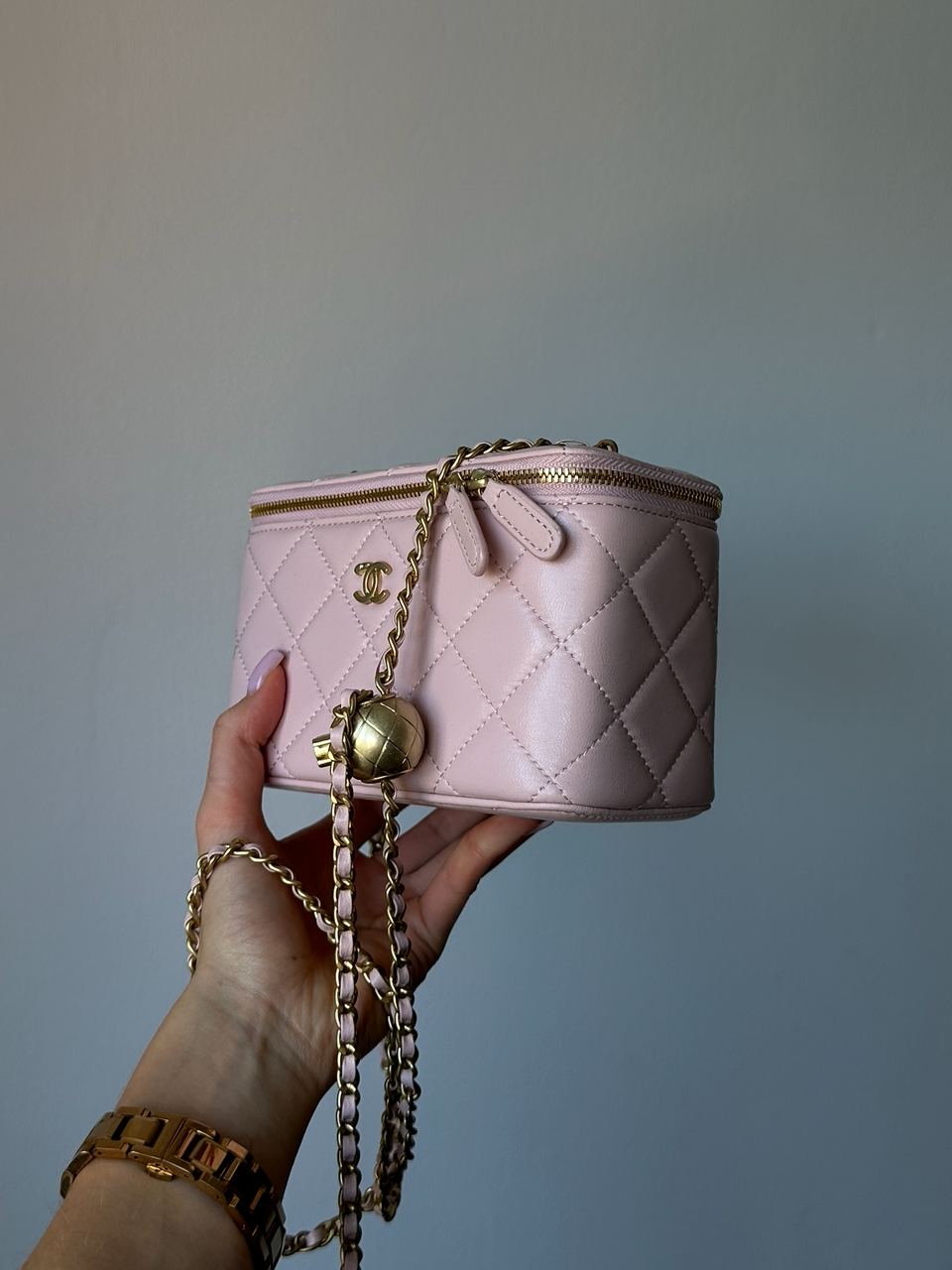 Chanel Classic Powder Lambskin Pearl Crush Vanity Bag Gold - 4