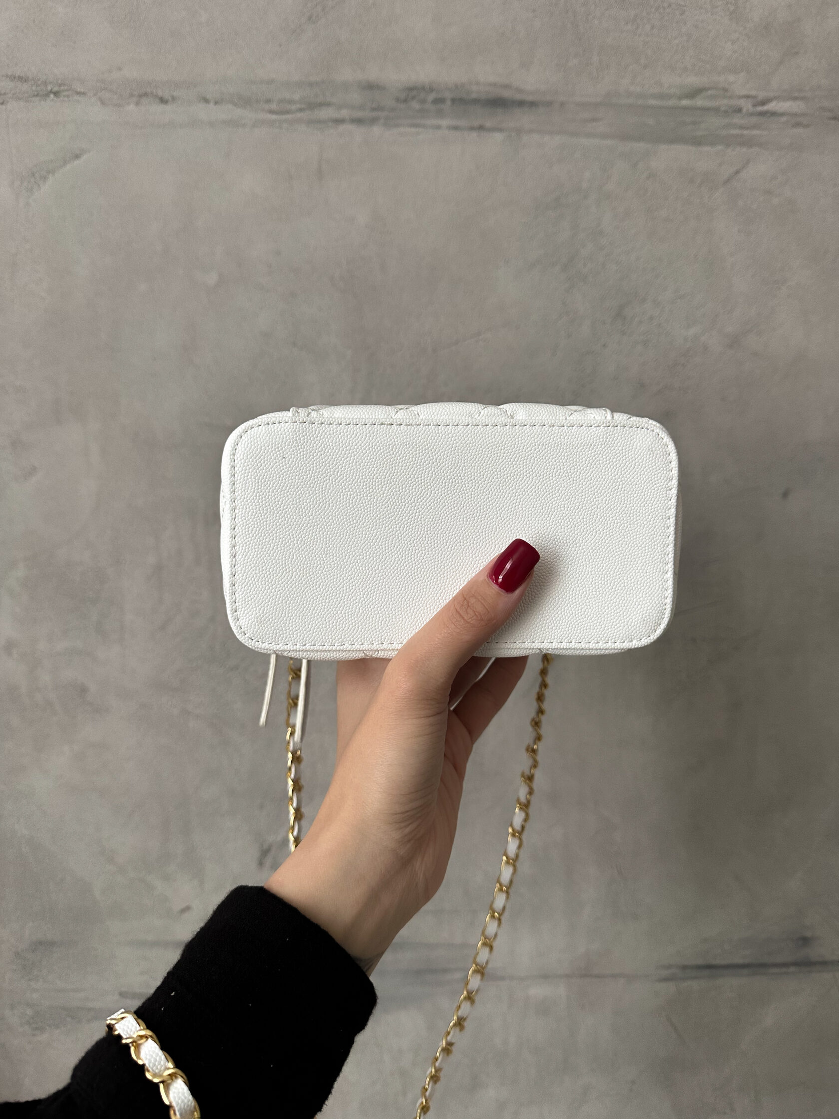 Chanel Classic White Lambskin Pearl Crush Vanity Bag Gold - 17