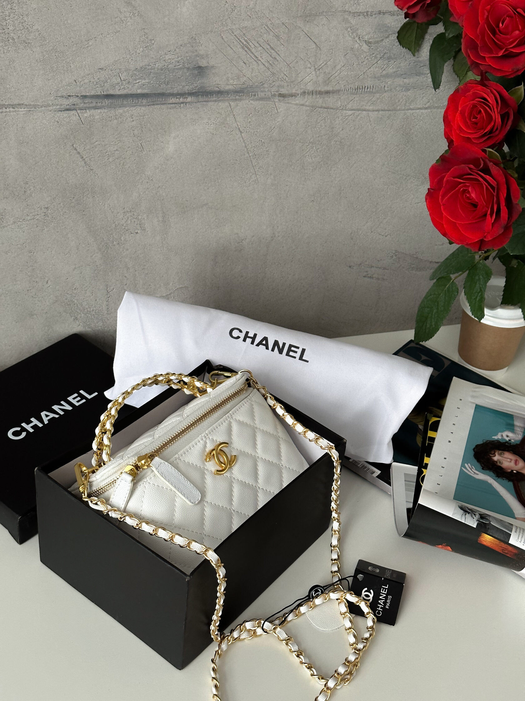 Chanel Classic White Lambskin Pearl Crush Vanity Bag Gold - 4