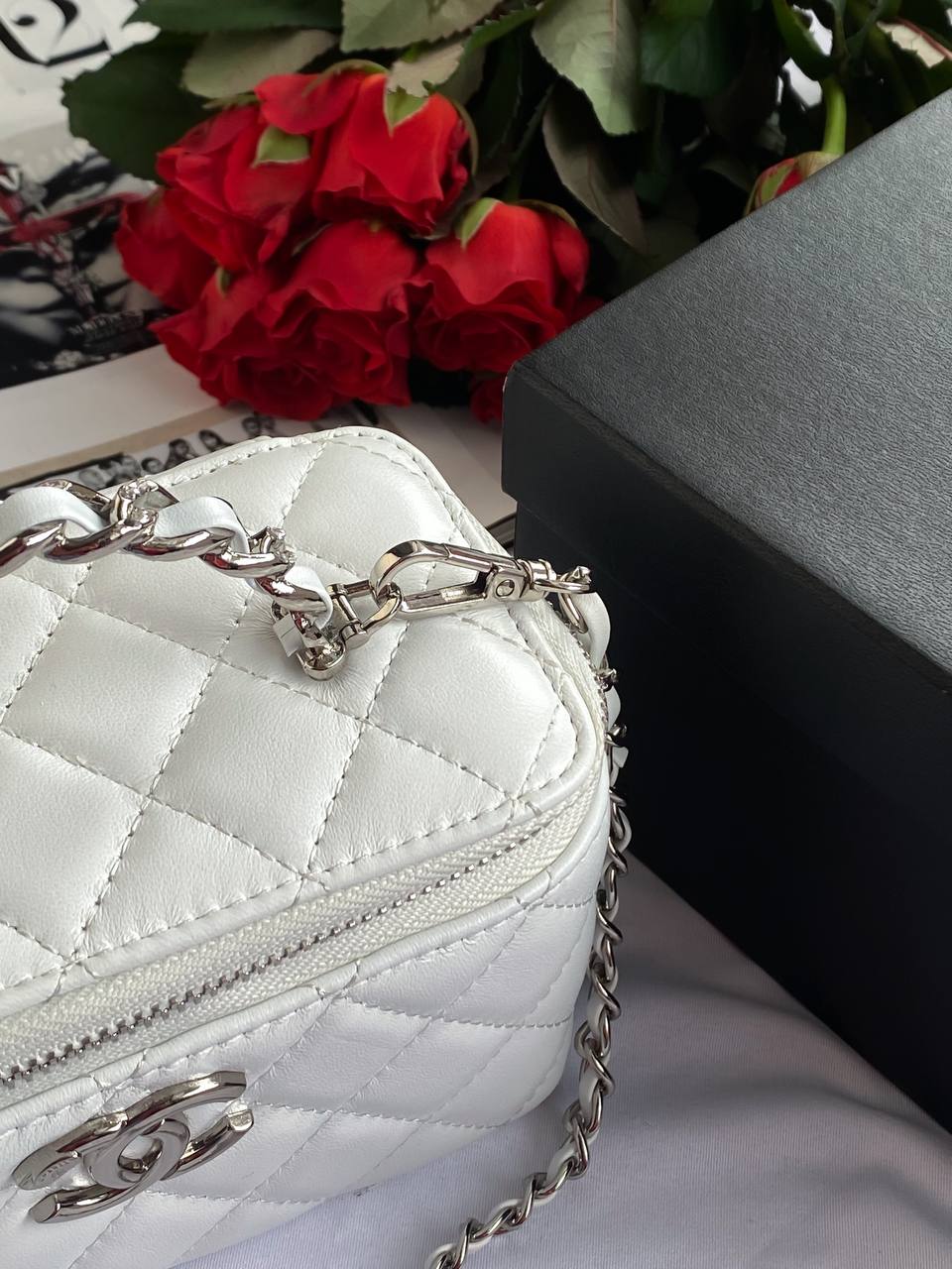 Chanel Classic White Lambskin Pearl Crush Vanity Bag Silver - 4
