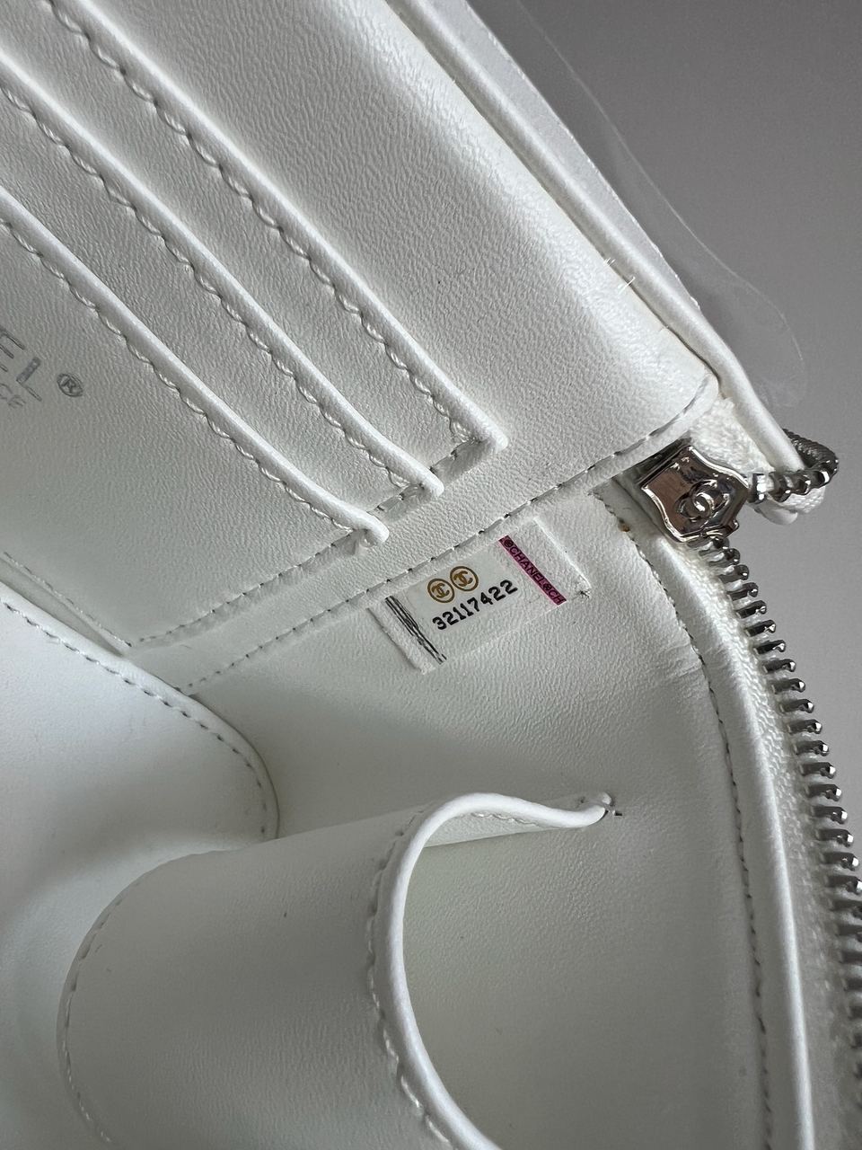 Chanel Classic White Lambskin Pearl Crush Vanity Bag Silver - 10