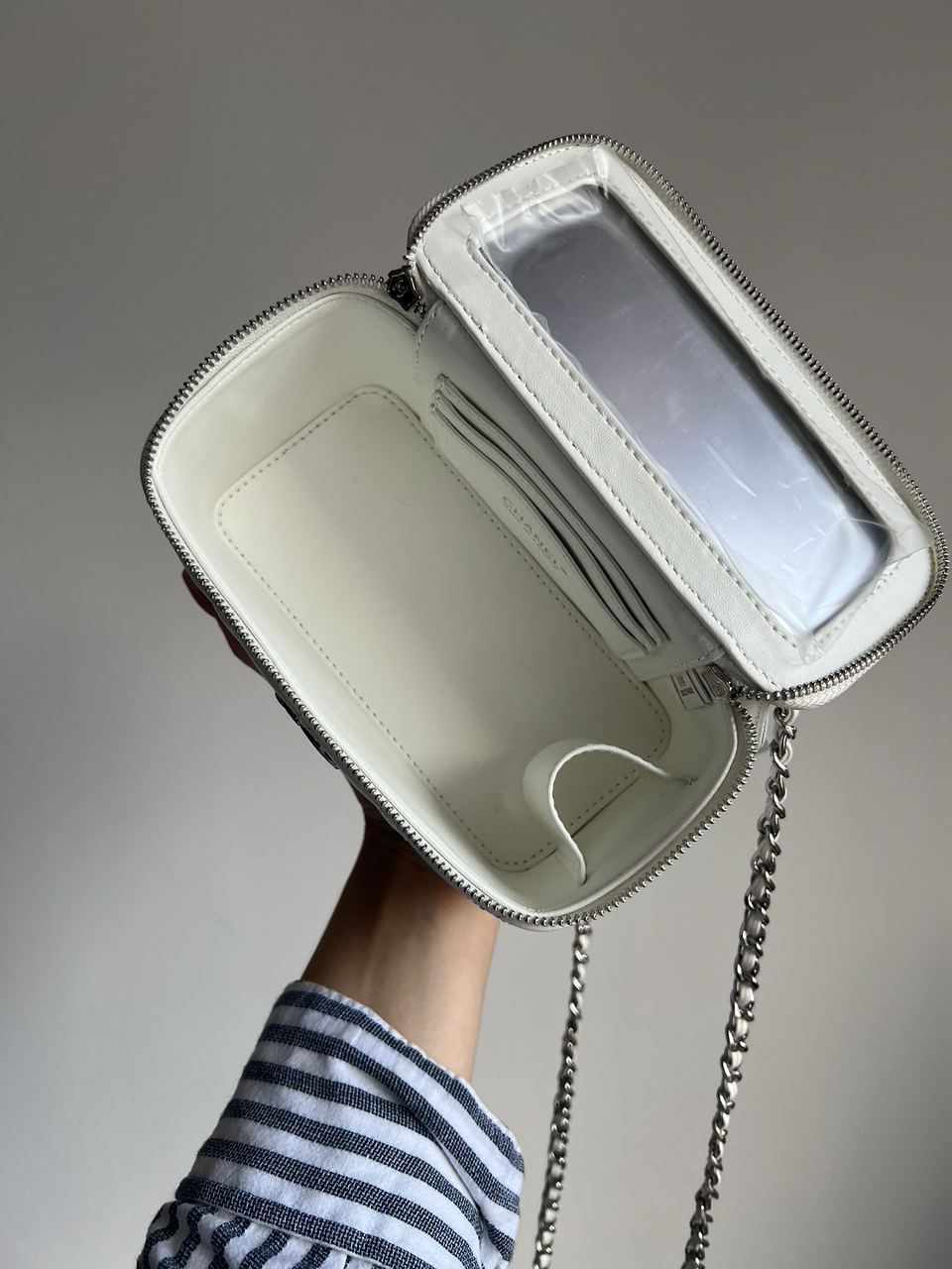 Chanel Classic White Lambskin Pearl Crush Vanity Bag Silver - 9