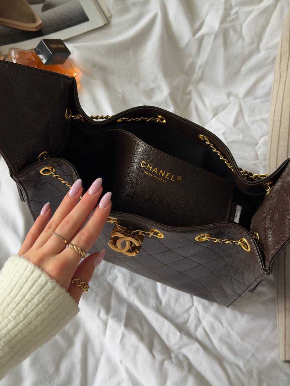 Chanel Handbag in Grained Calfskin Brown/Gold - 11