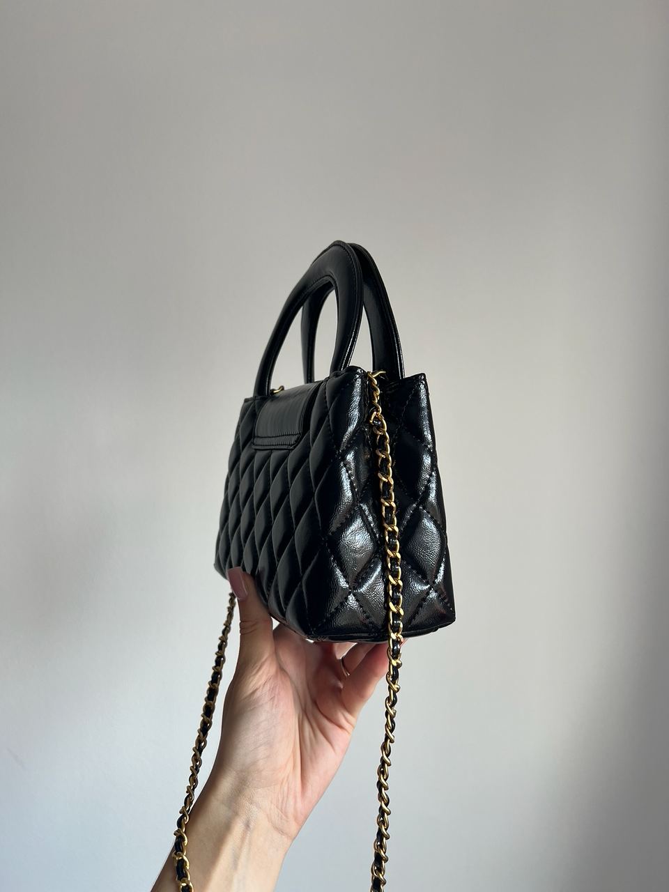 Chanel Kelly Bag Shiny Aged Calfskin Black &amp; Gold Hardware - 4