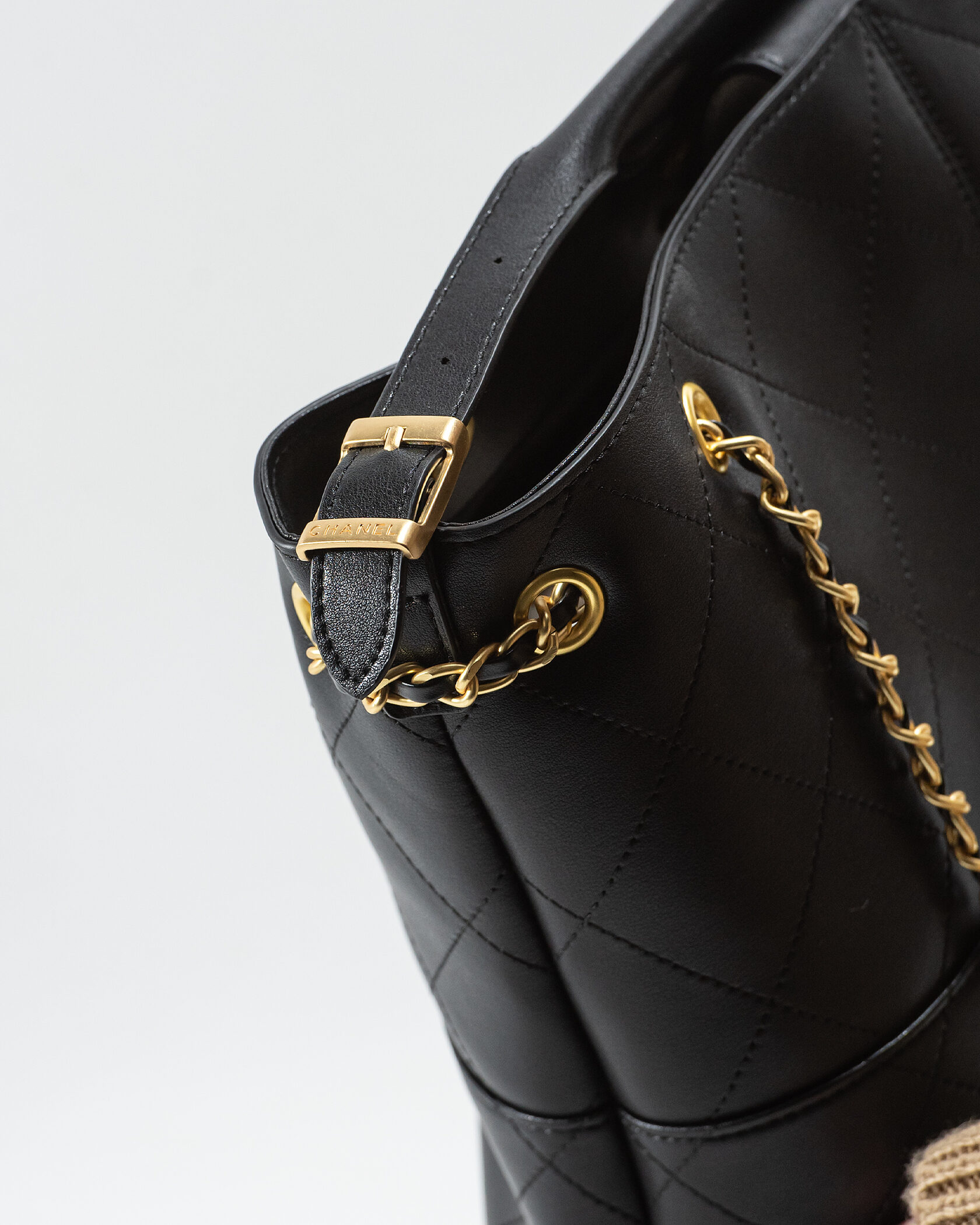 Chanel Large Shopping Bag Shiny Lambskin &amp; Gold-Tone Metal Black. - 8