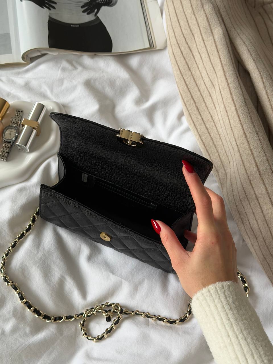 Chanel long flap wallet in black grained shiny - 9