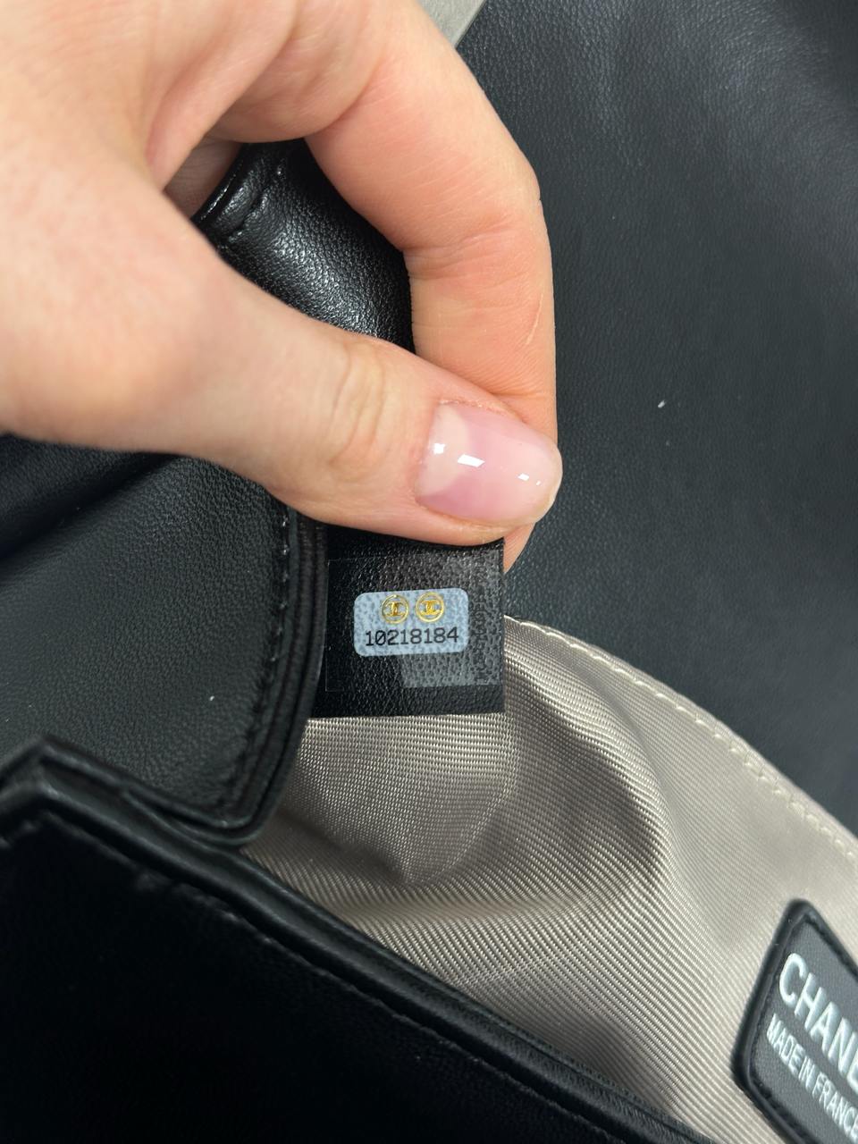 Chanel Medium Boy Black/Silver Caviar RHW Smooth Skin - 15