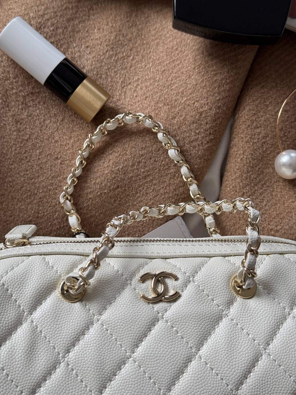 Chanel Mini Bowling Bag Caviar in White - 4