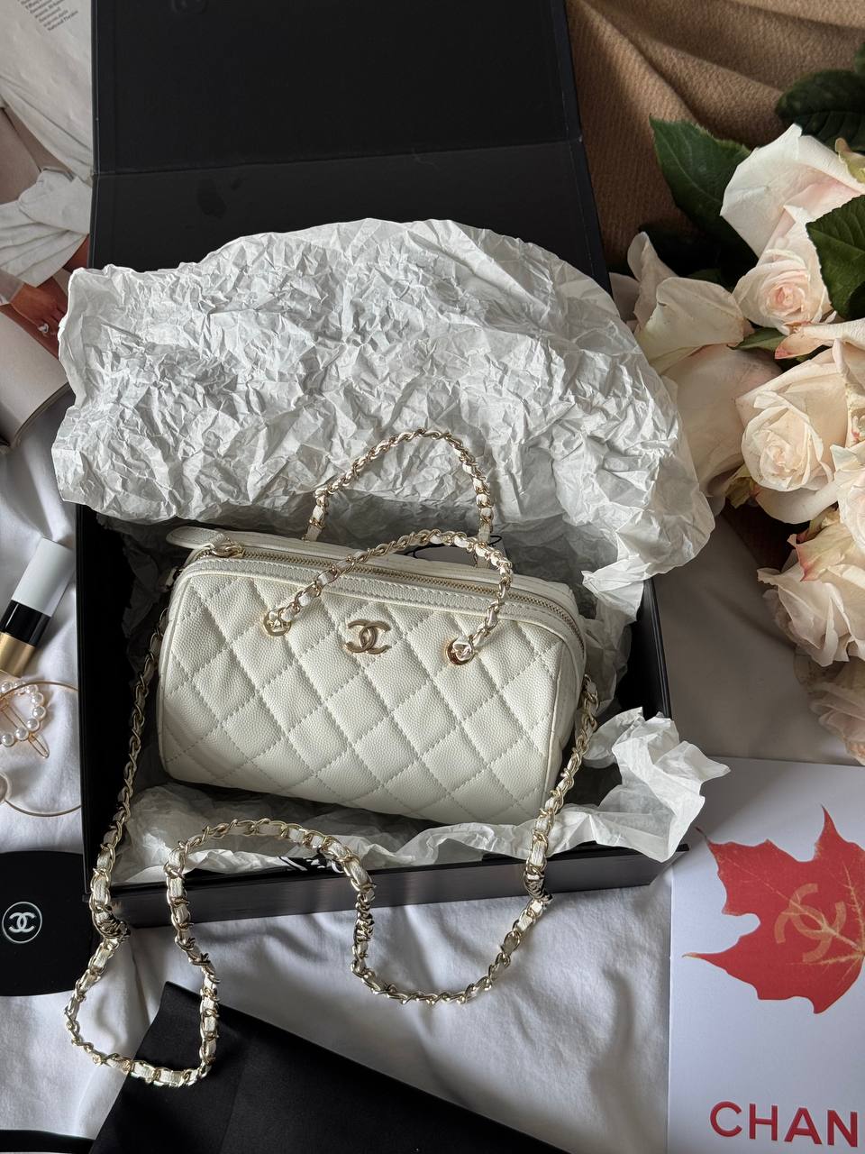 Chanel Mini Bowling Bag Caviar in White - 5