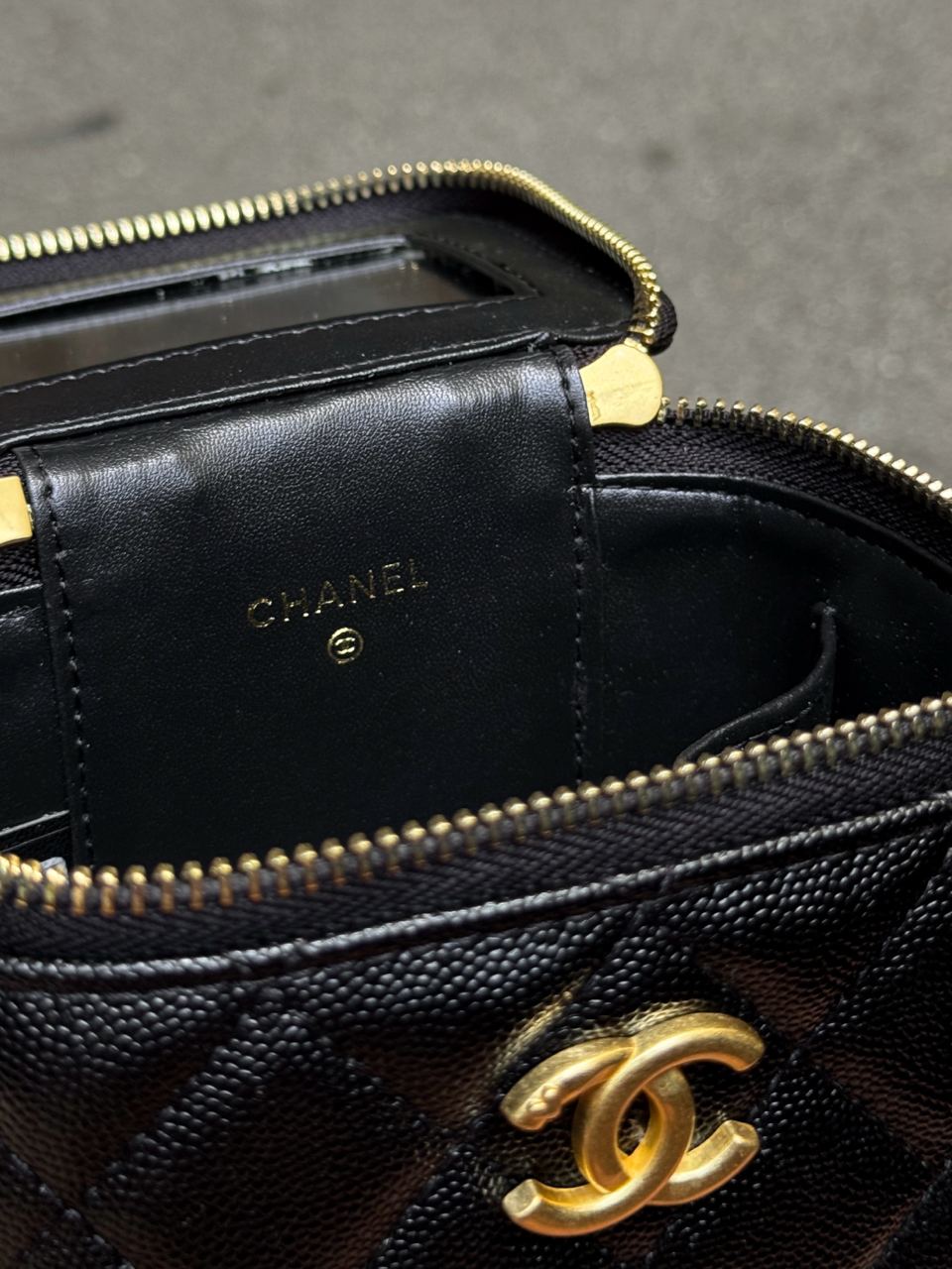 Chanel Mini Vanity - 25
