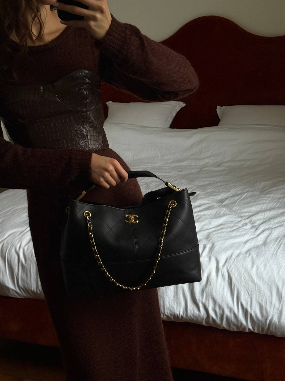 Chanel Shopping Bag 33 Black/Gold - 4