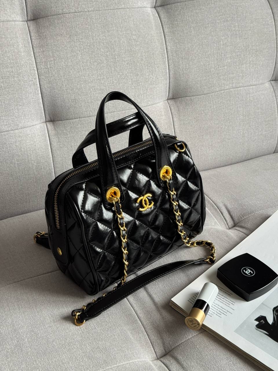 Chanel Small Bowling Bag in Patent Crumpled Calfskin Black/Gold - 4