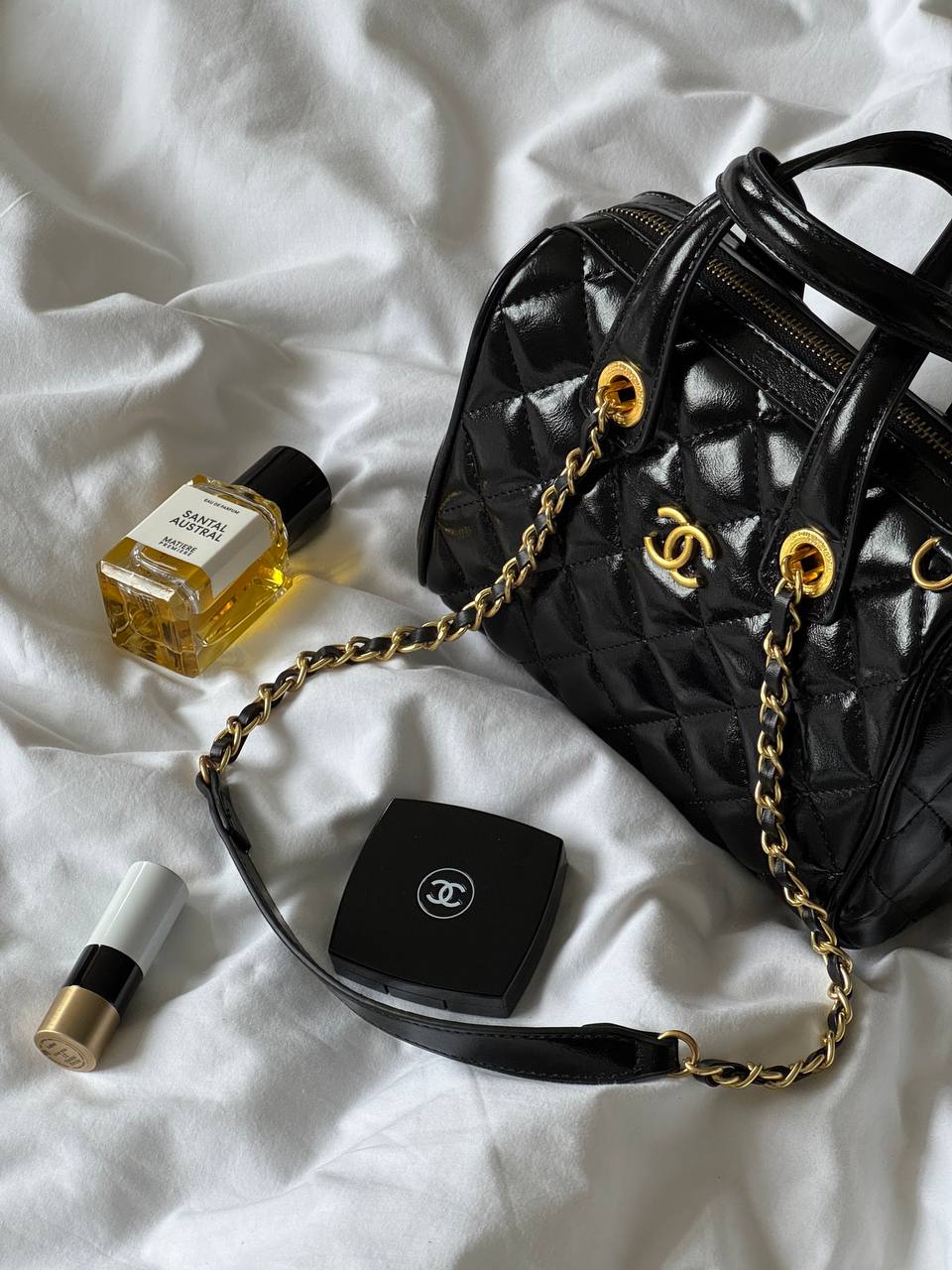 Chanel Small Bowling Bag in Patent Crumpled Calfskin Black/Gold - 5