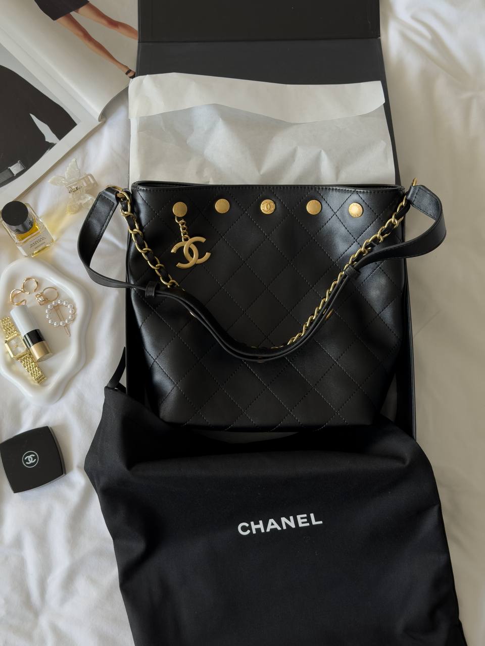 Chanel Small CC Quilted Shopping Bag Milk/Gold - 2