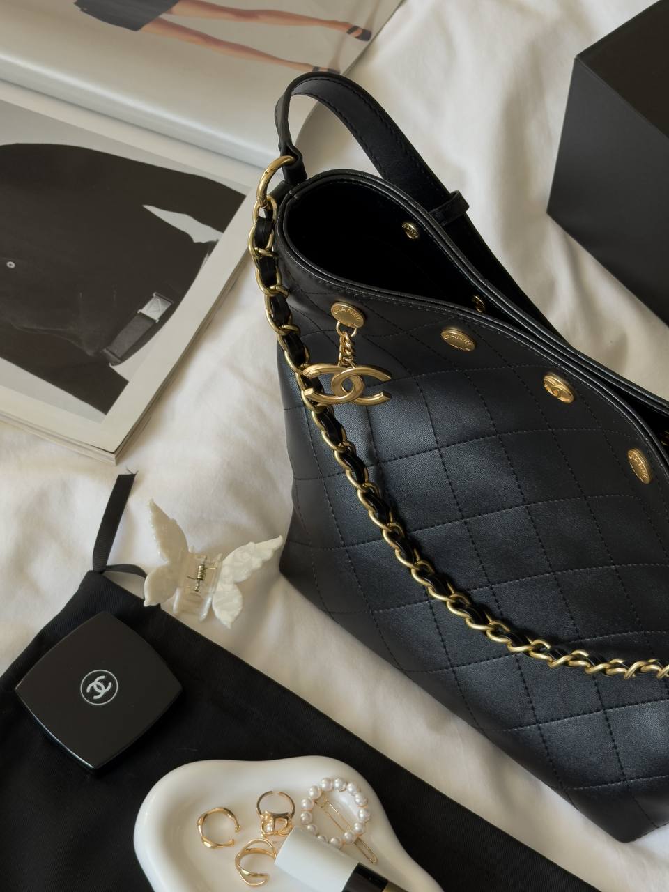 Chanel Small CC Quilted Shopping Bag Milk/Gold - 8