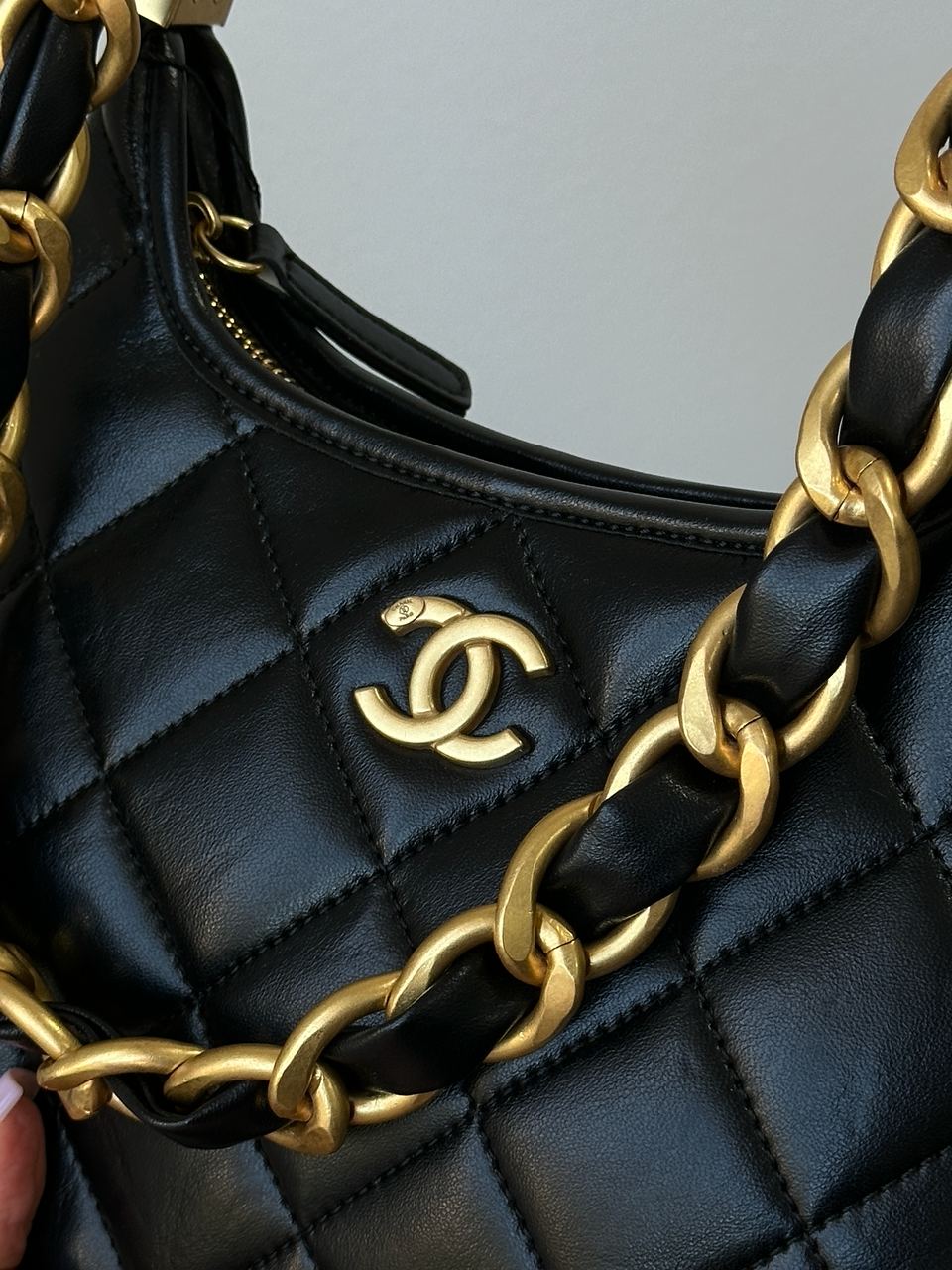 Chanel Small Hobo Bag Shiny Lambskin &amp; Gold-Tone Metal, Black - 2