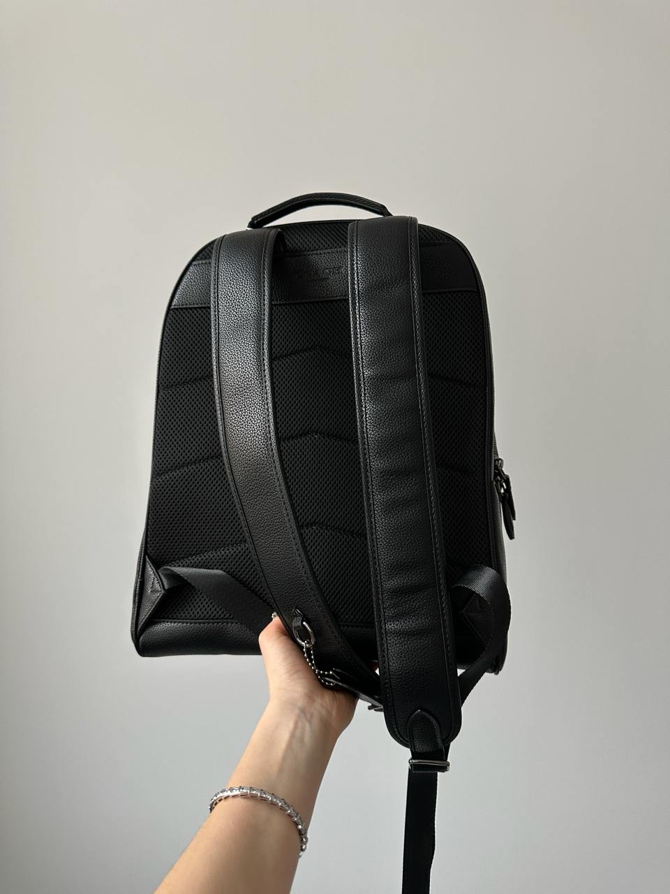 Charter Backpack in Pebble Leather Black - 6