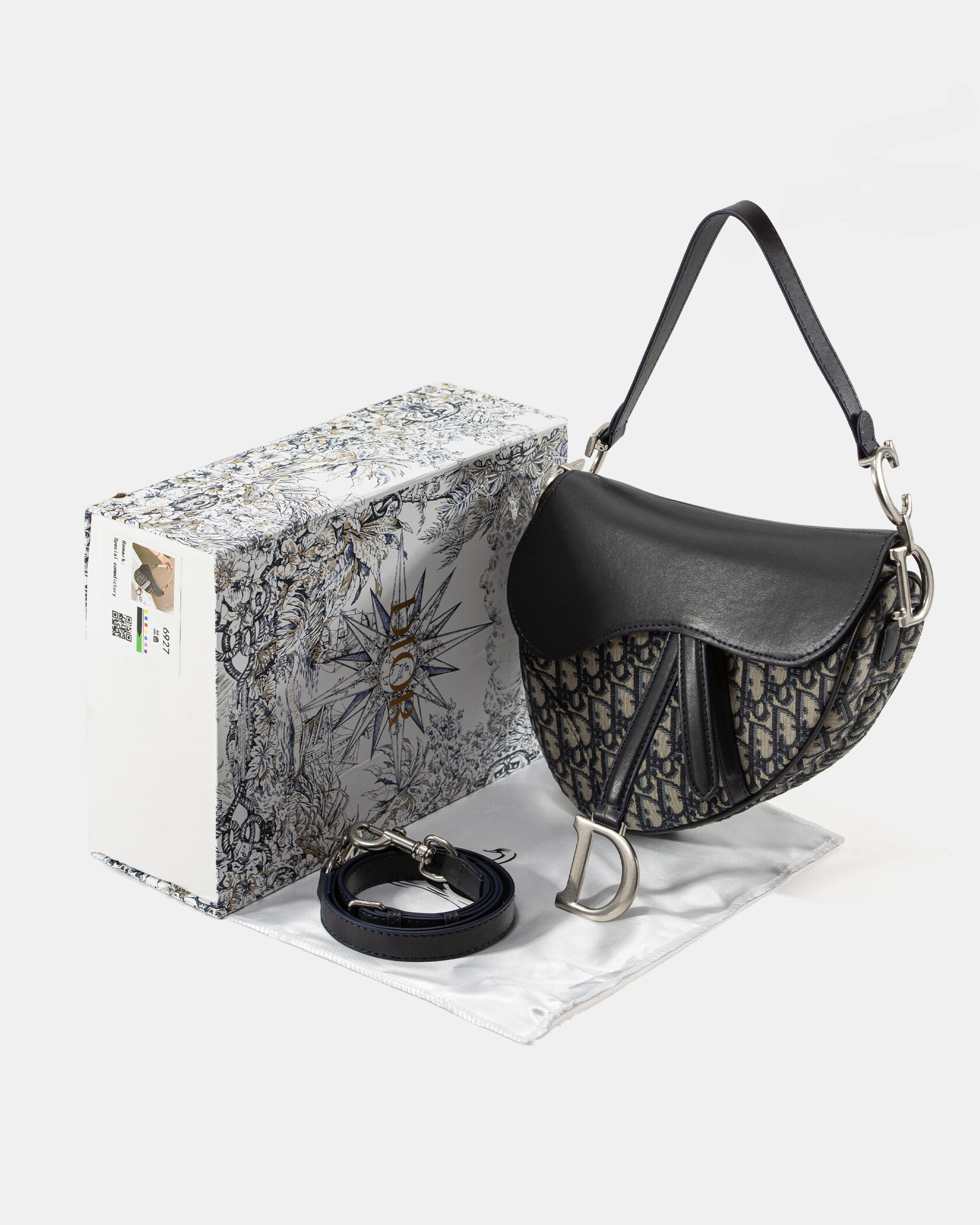 Christian Dior Saddle bag in black Dior Oblique jacquard and calfskin - 2