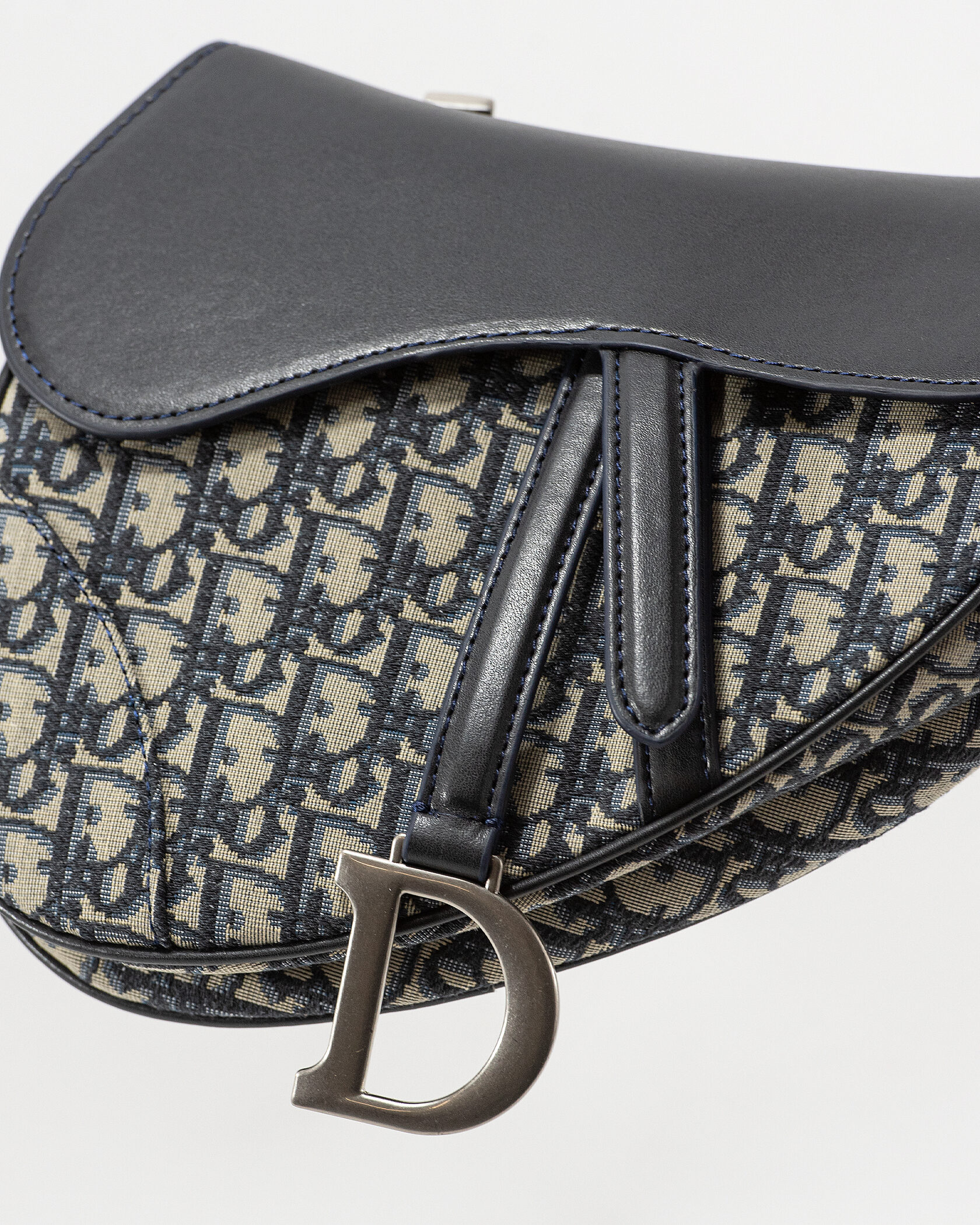 Christian Dior Saddle bag in black Dior Oblique jacquard and calfskin - 8