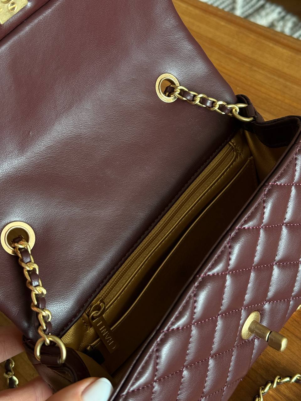 Classic 1.55 Small Single Flap in burgundy - 11