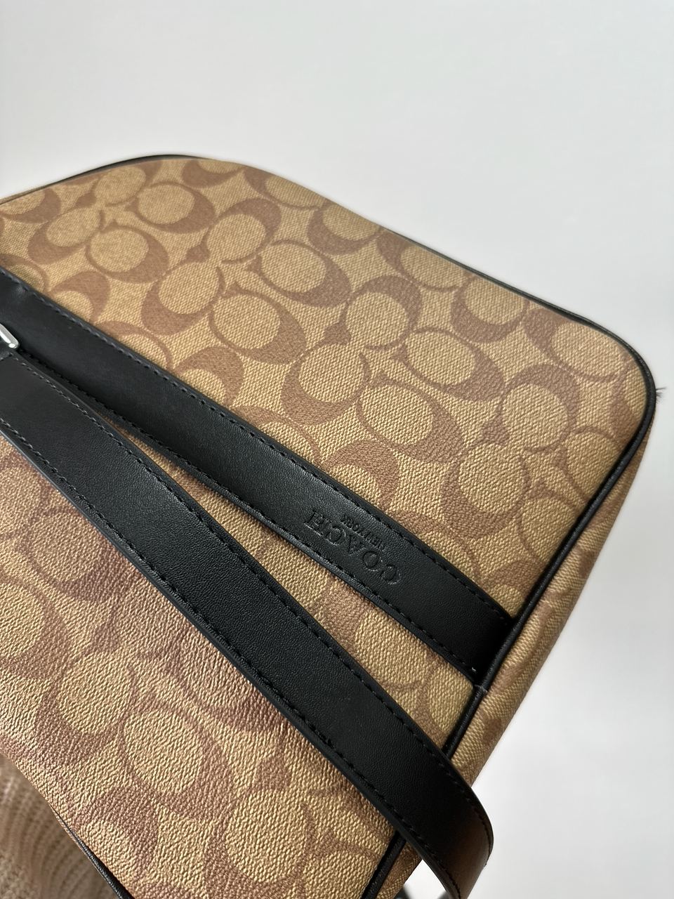 Coach 52 In Signature Canvas - 16