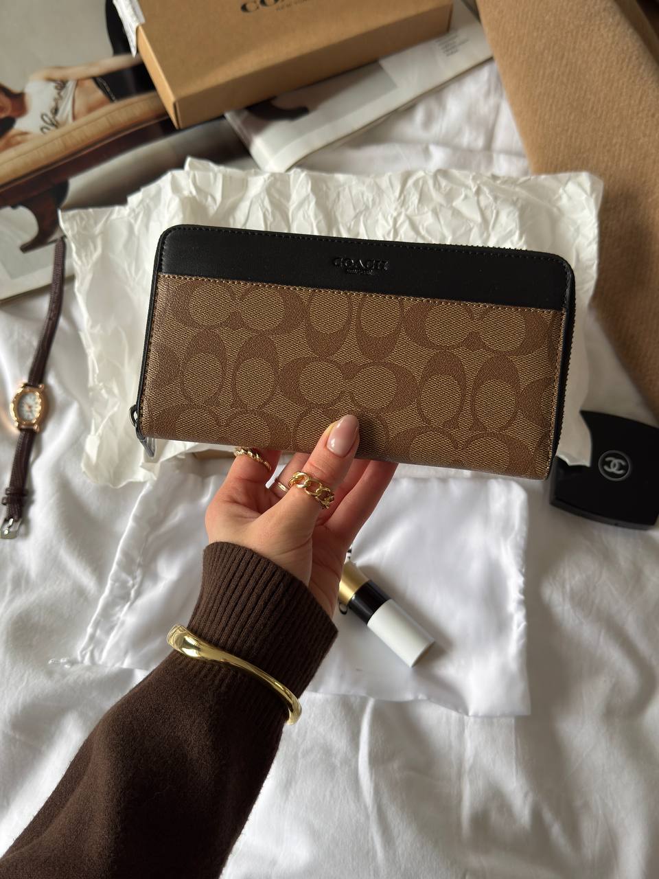 Coach Accordion Wallet In Signature Beige - 3