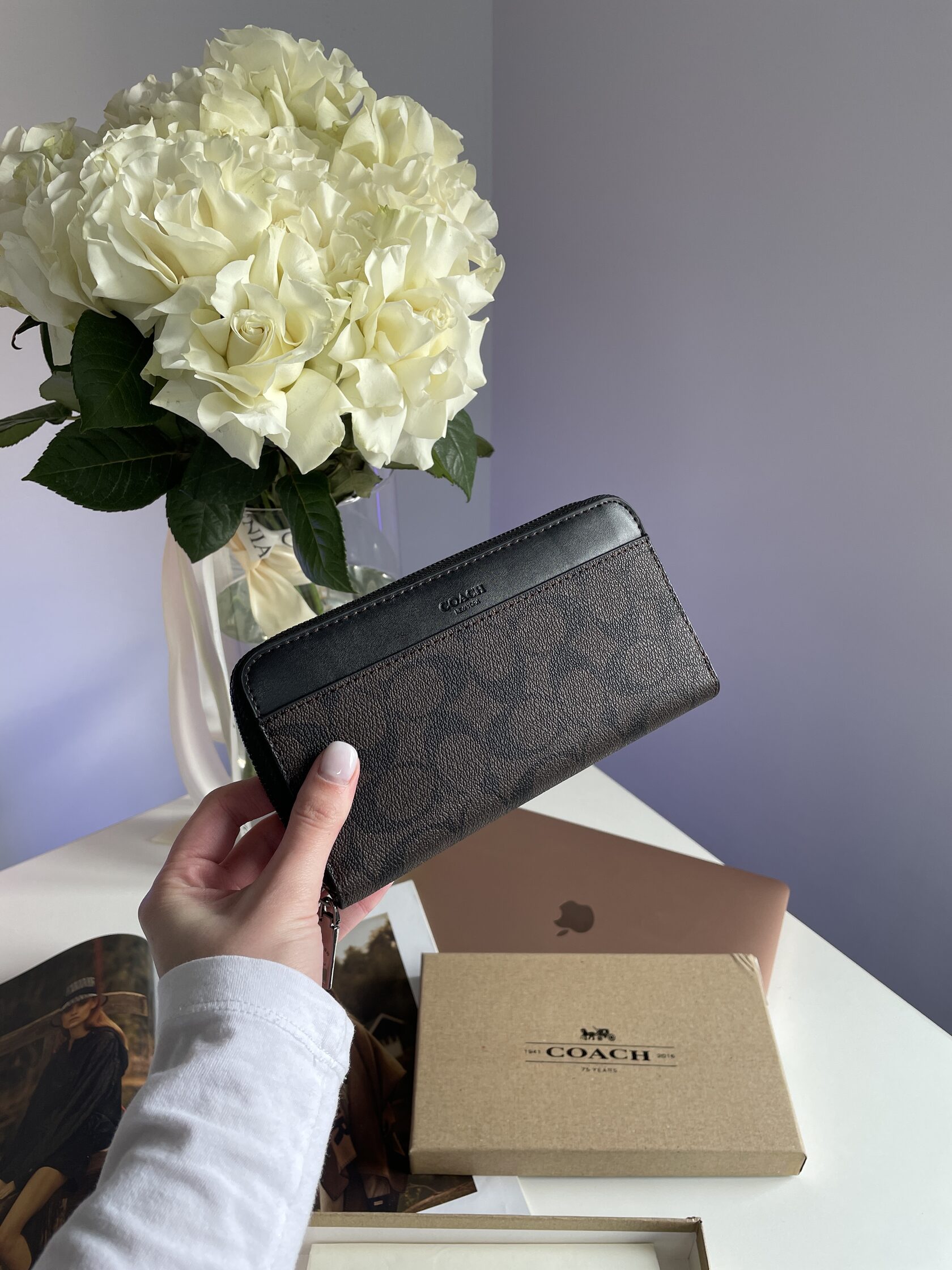 Coach Accordion Wallet In Signature Canvas Brown - 4