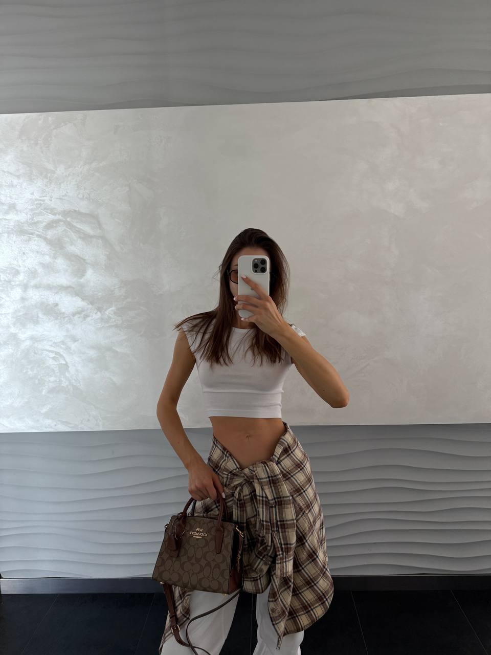 Coach Andrea Carryall In Signature Canvas Brown/Beige - 4