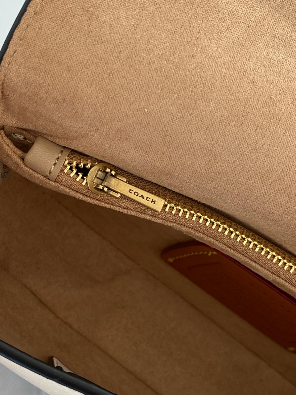 Coach Brook Flap Chain White\Gold - 17