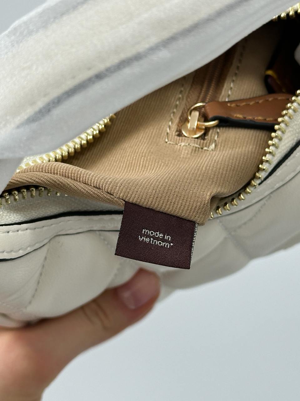 Coach Carmen Mini Crossbody Bag With Quilting White/Gold - 16