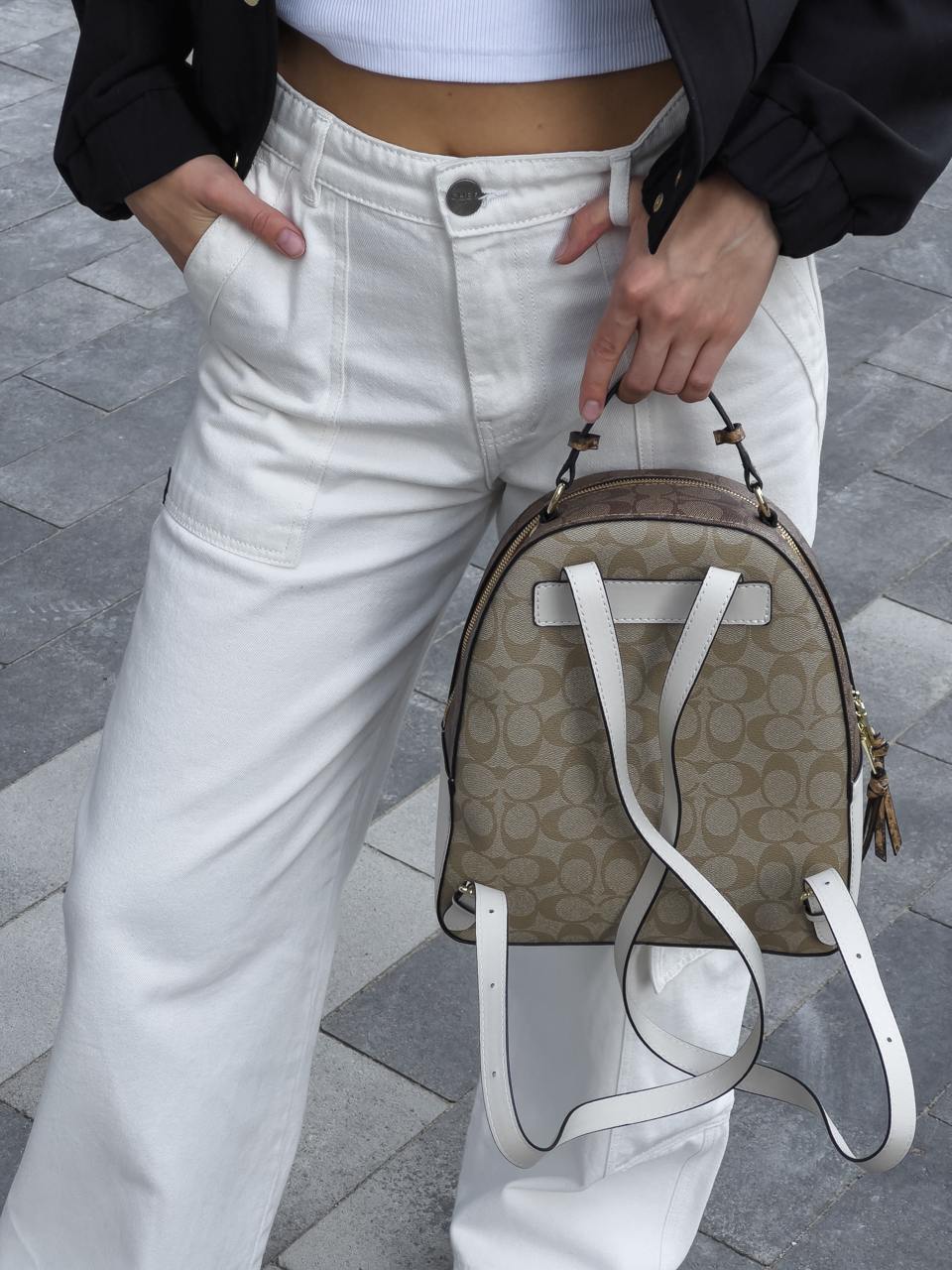 Coach Court Backpack in Signature Canvas - 16