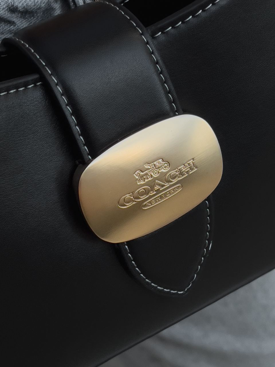 Coach Eliza Shoulder Bag In Black - 9