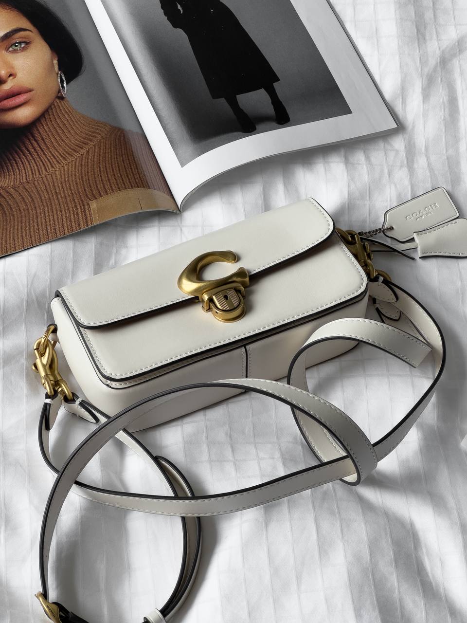 Coach Glovetanned Leather Studio Baguette Bag Chalk - 2