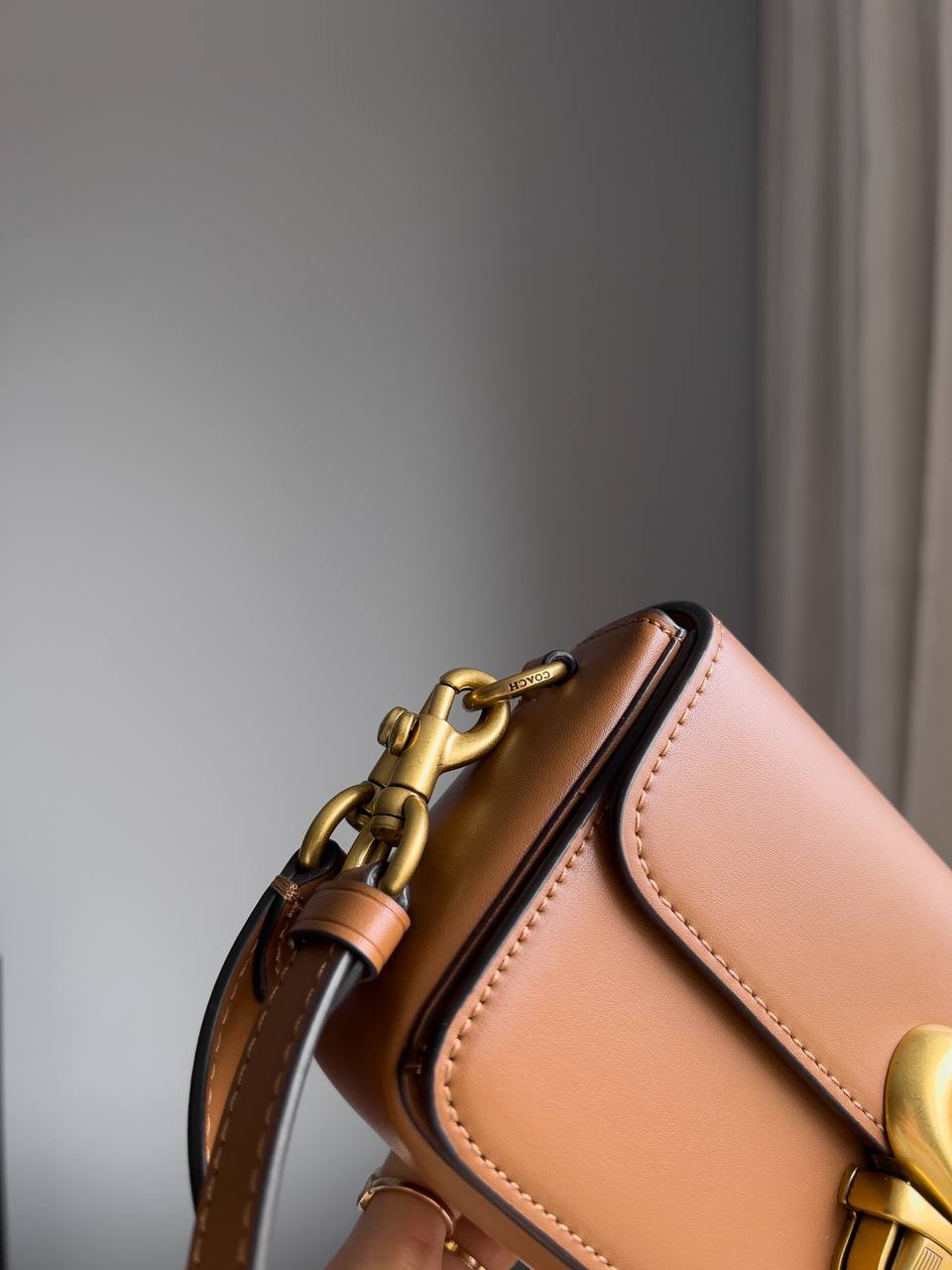 Coach Glovetanned Leather Studio Baguette Bag Light Caramel - 15