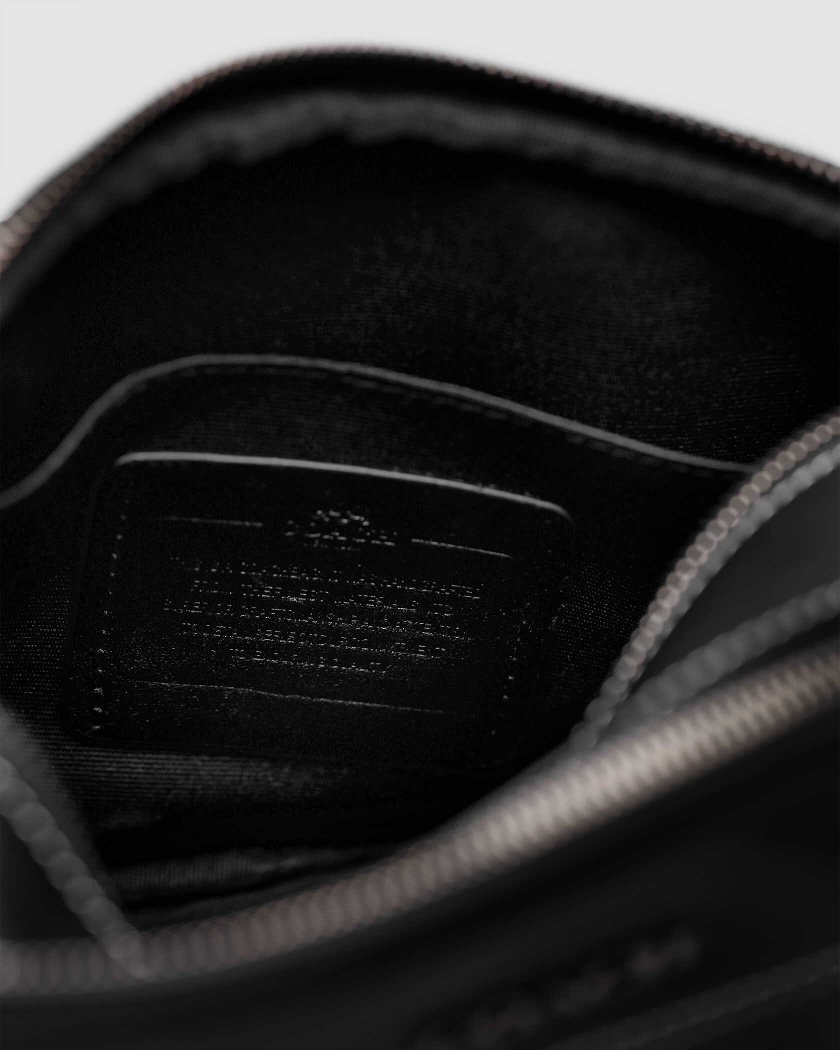 Coach Graham Crossbody With Total Black - 10