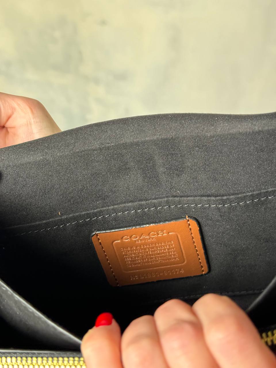 Coach Klare Crossbody Black/Gold - 6