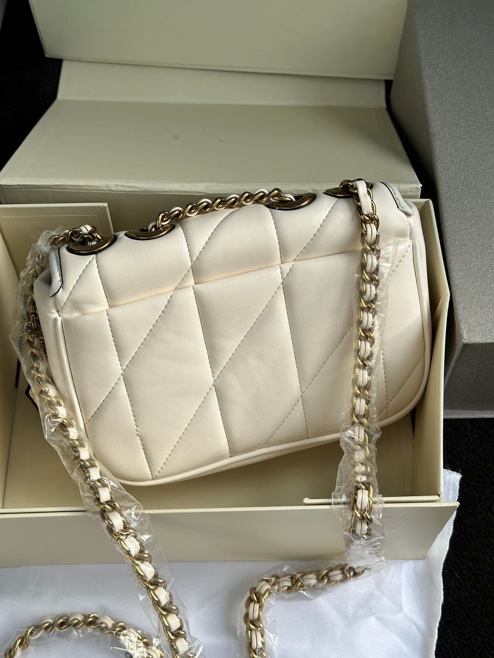 Coach Quilted Pillow Madison Shoulder Bag White - 12
