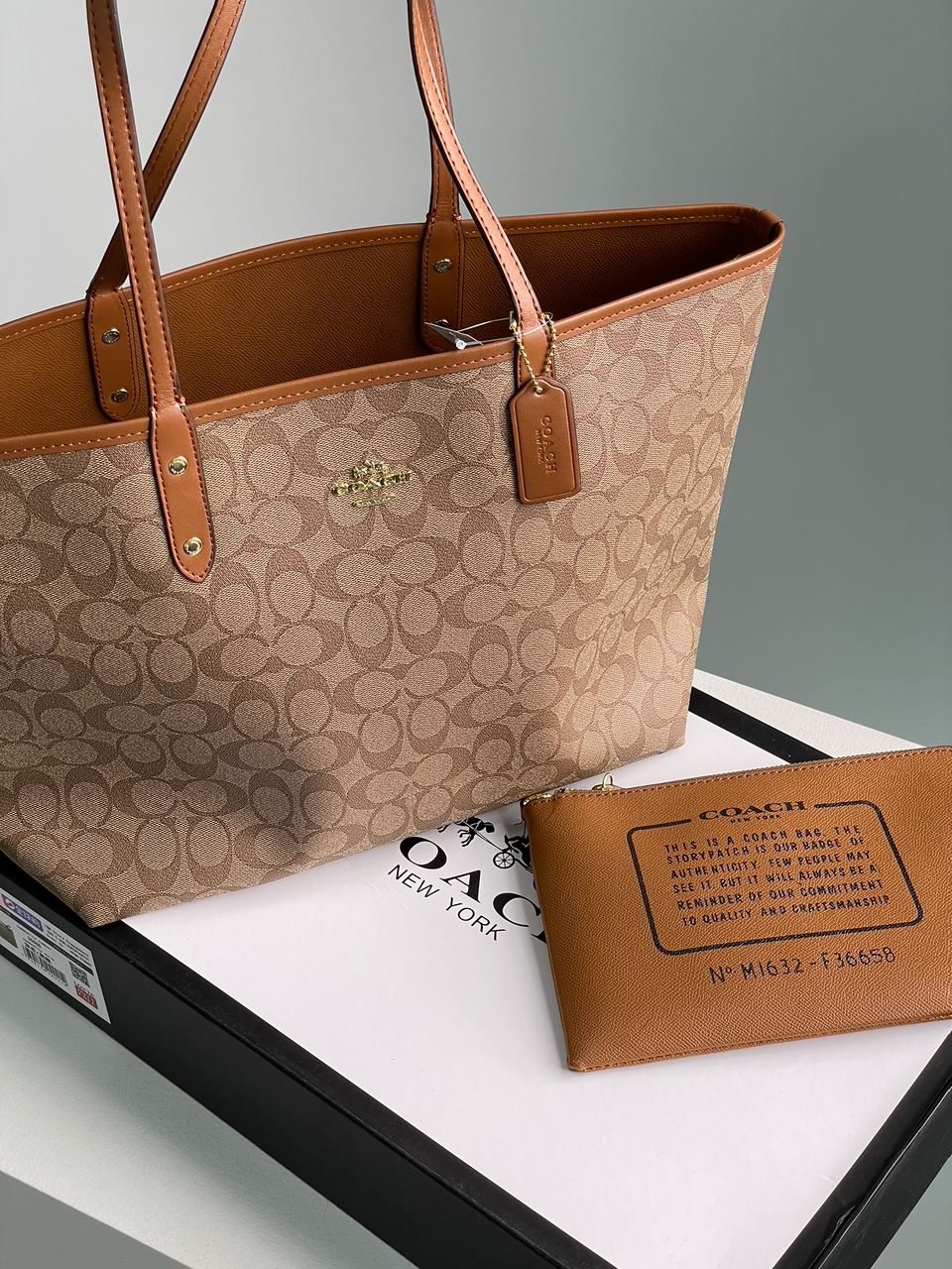 Coach Reversible Signature City Tote Khaki Saddle - 11