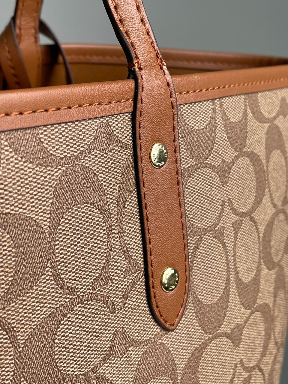 Coach Reversible Signature City Tote Khaki Saddle - 18