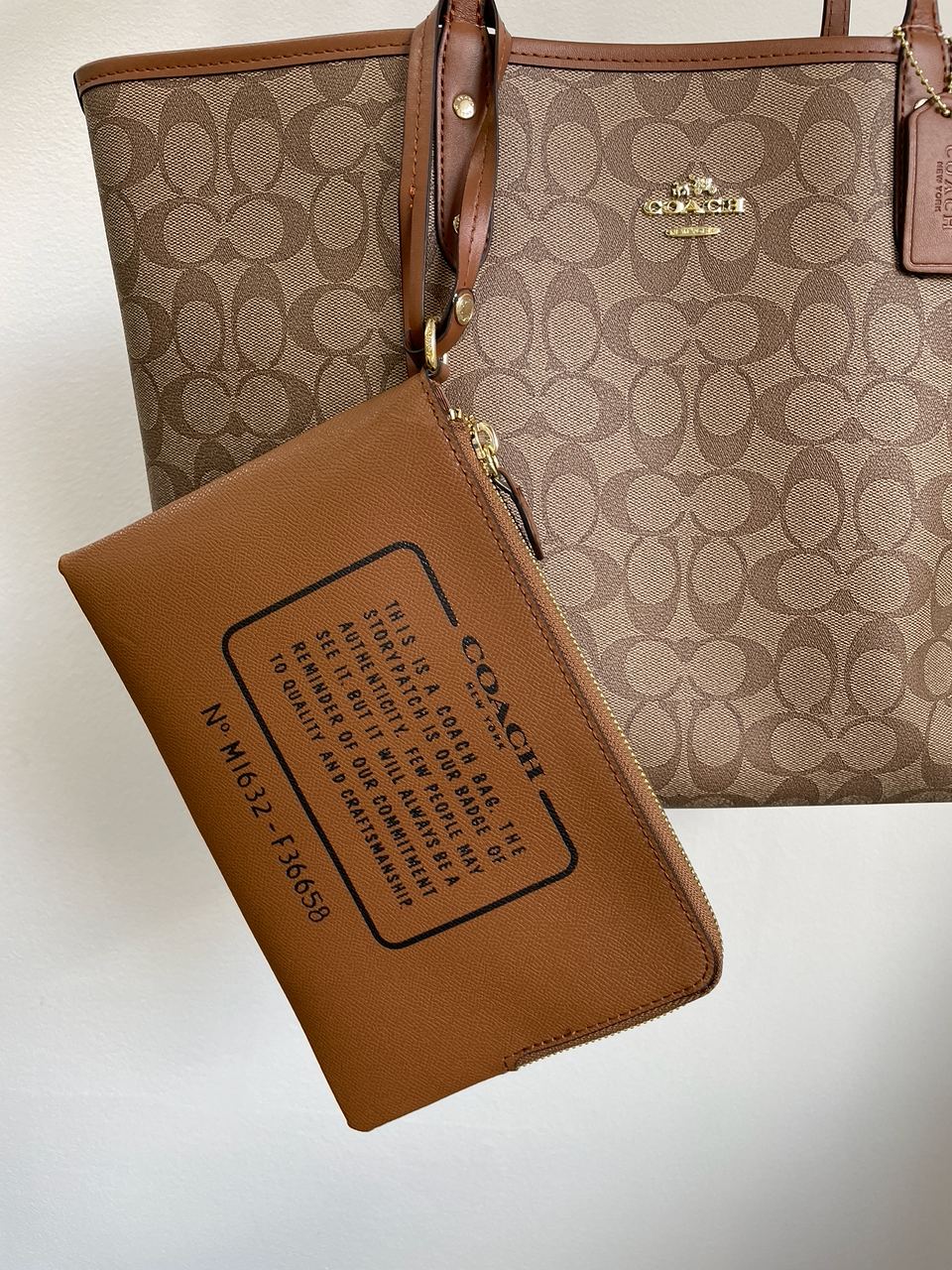 Coach Reversible Signature City Tote Khaki Saddle - 20