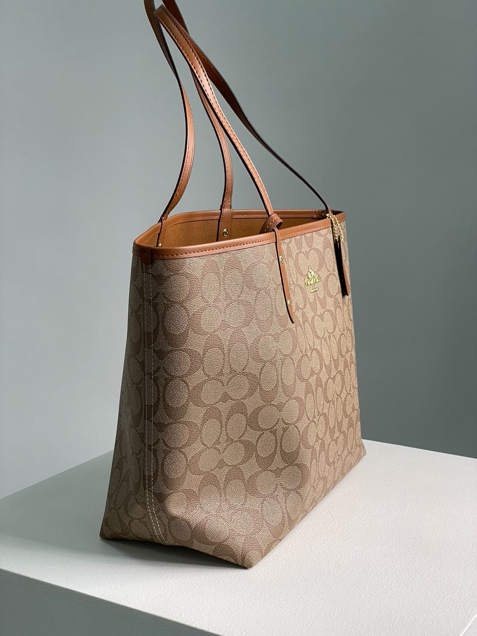 Coach Reversible Signature City Tote Khaki Saddle - 23